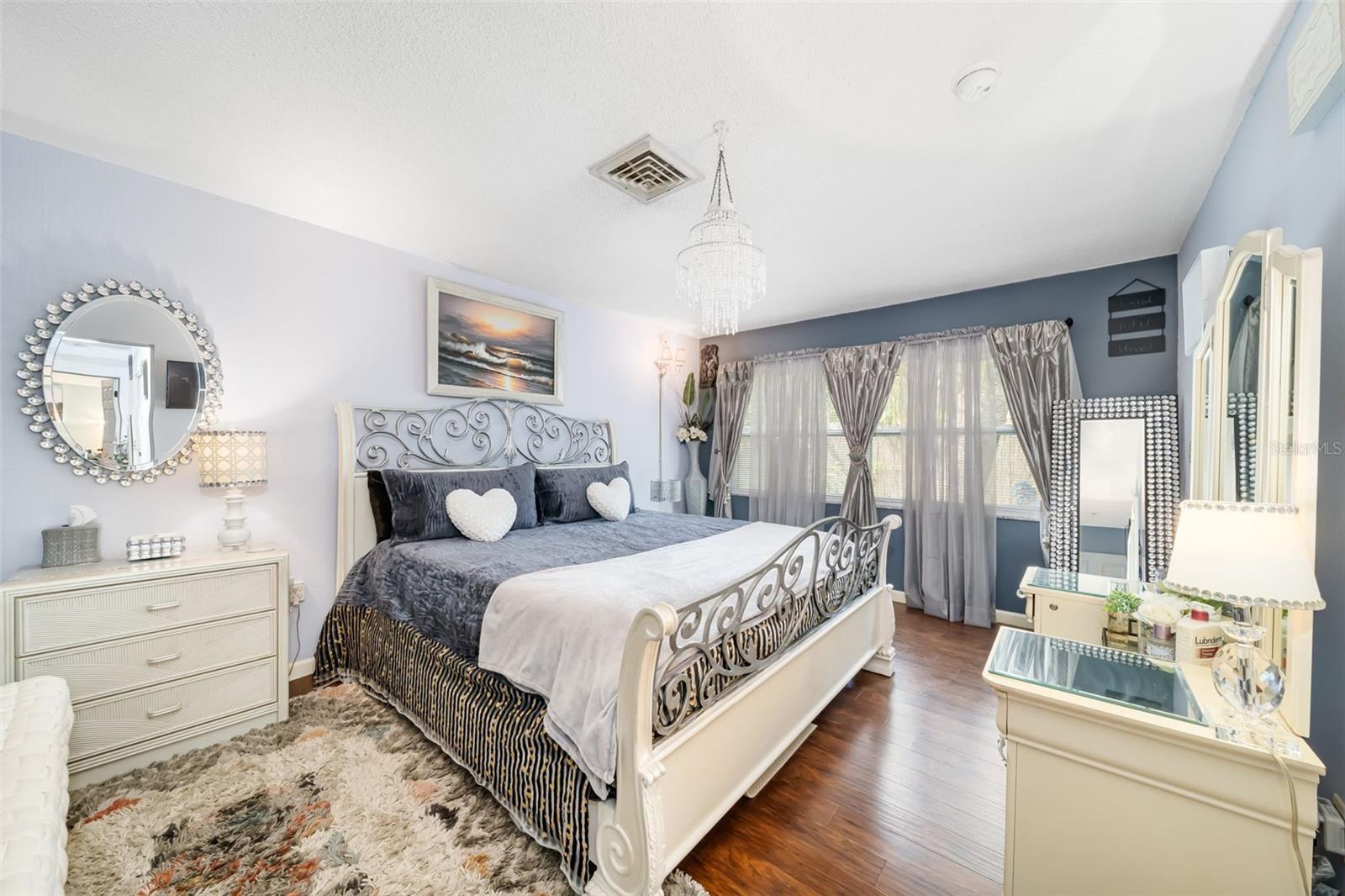 7236 LAS CASAS DR, Sarasota, FL 34243