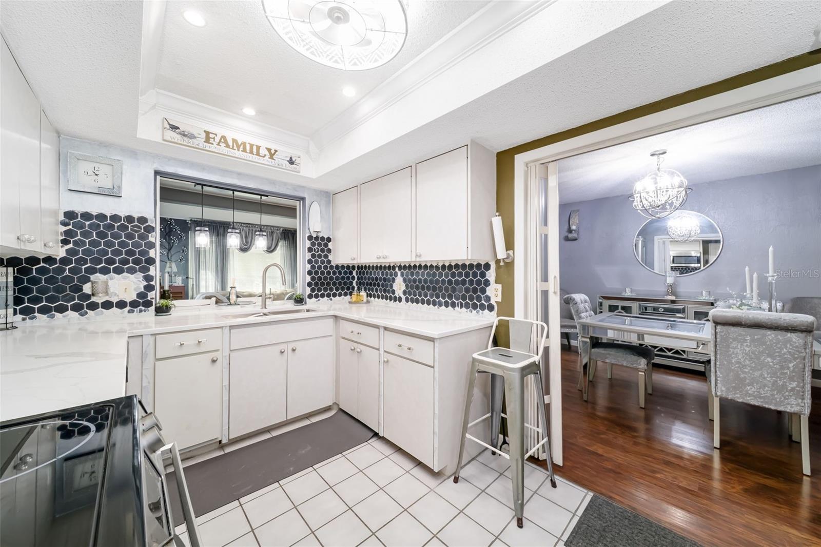 7236 LAS CASAS DR, Sarasota, FL 34243