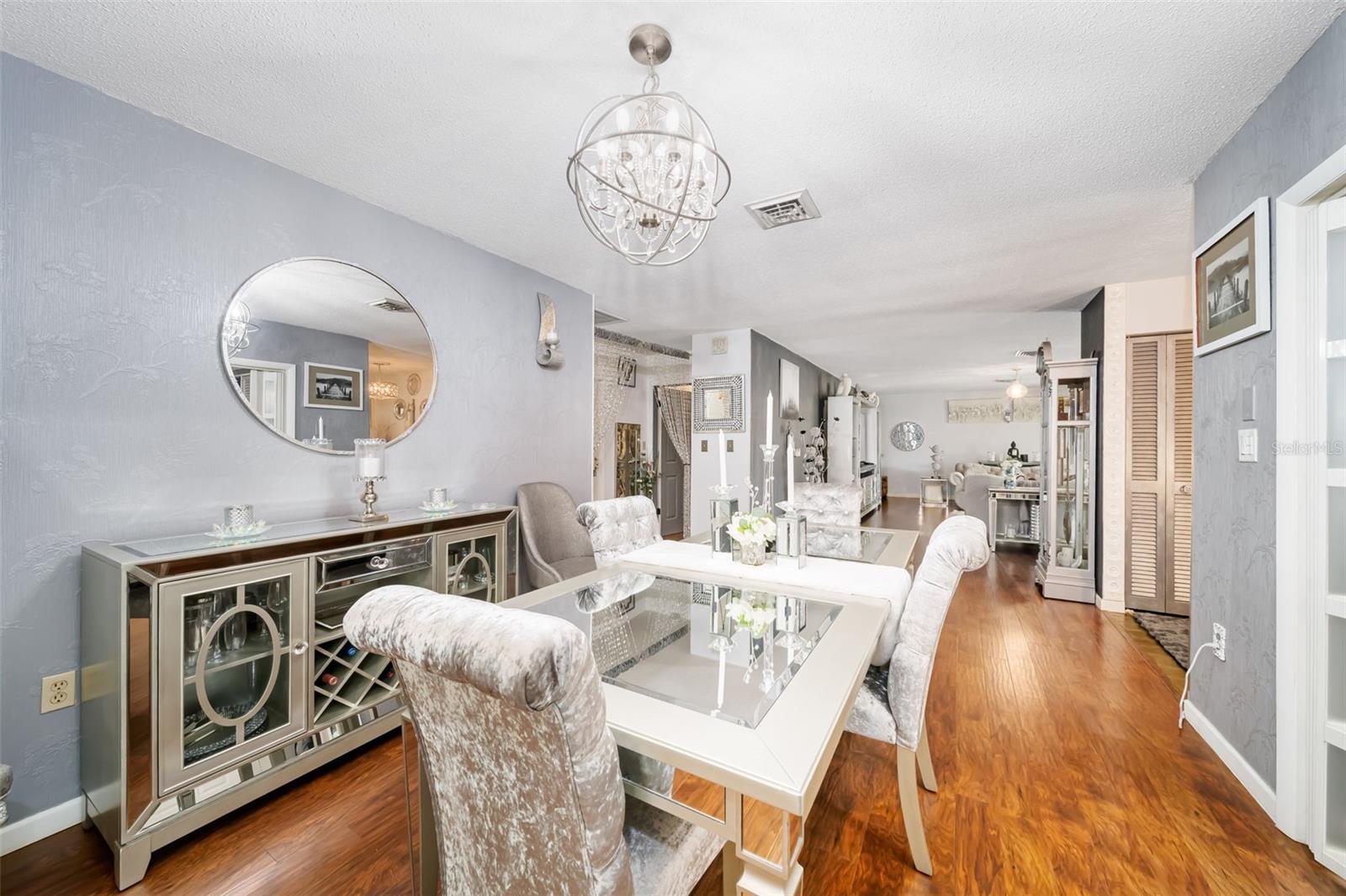 7236 LAS CASAS DR, Sarasota, FL 34243