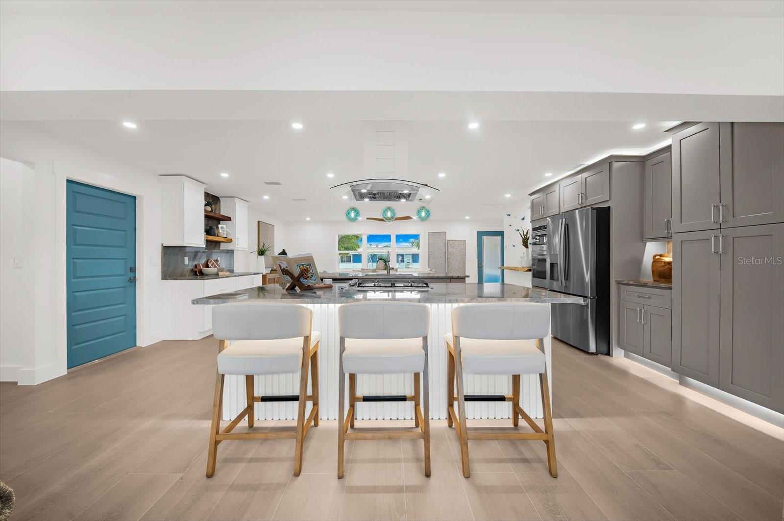 10304 Kingfisher Rd W - Kitchen