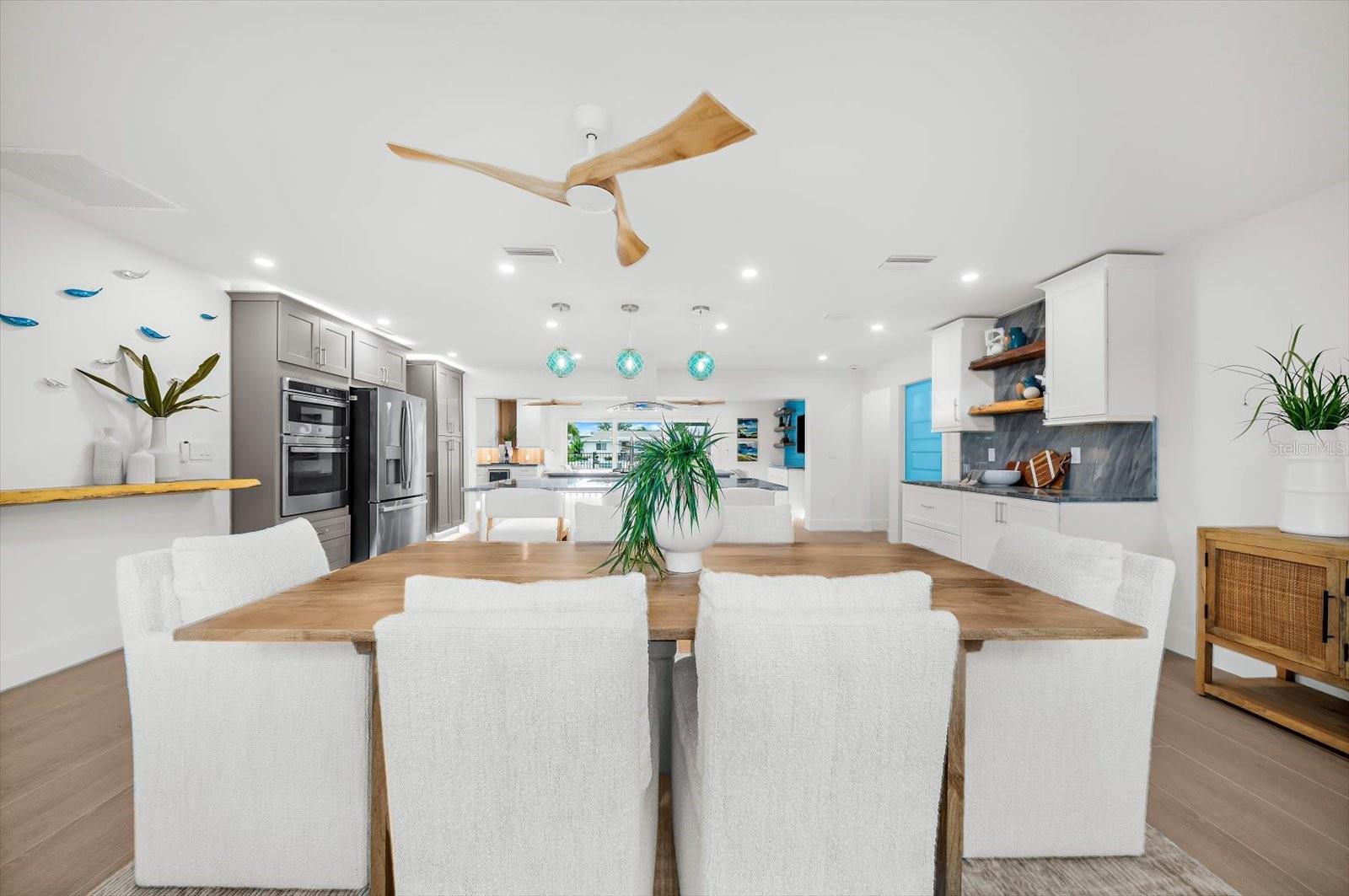 10304 Kingfisher Rd W - Dining Area 10304 Kingfisher Rd W - Dining Area