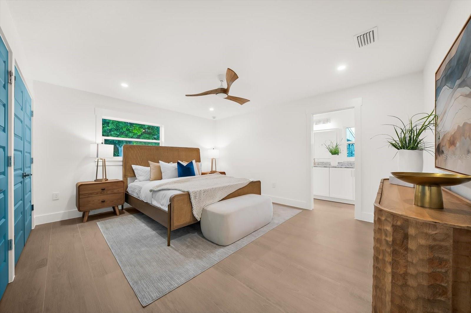 10304 Kingfisher Rd W - Primary Bedroom