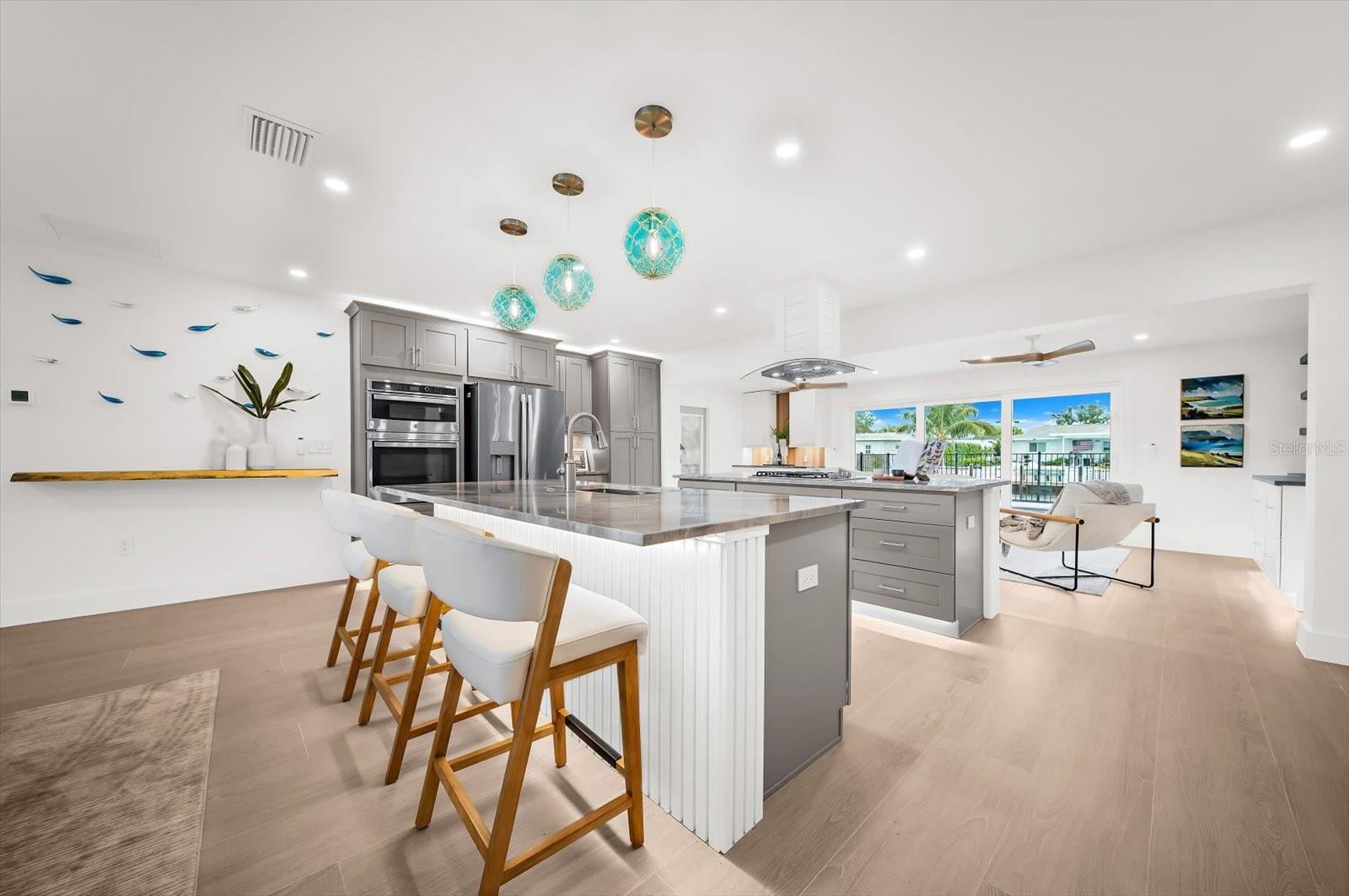10304 Kingfisher Rd W - Kitchen