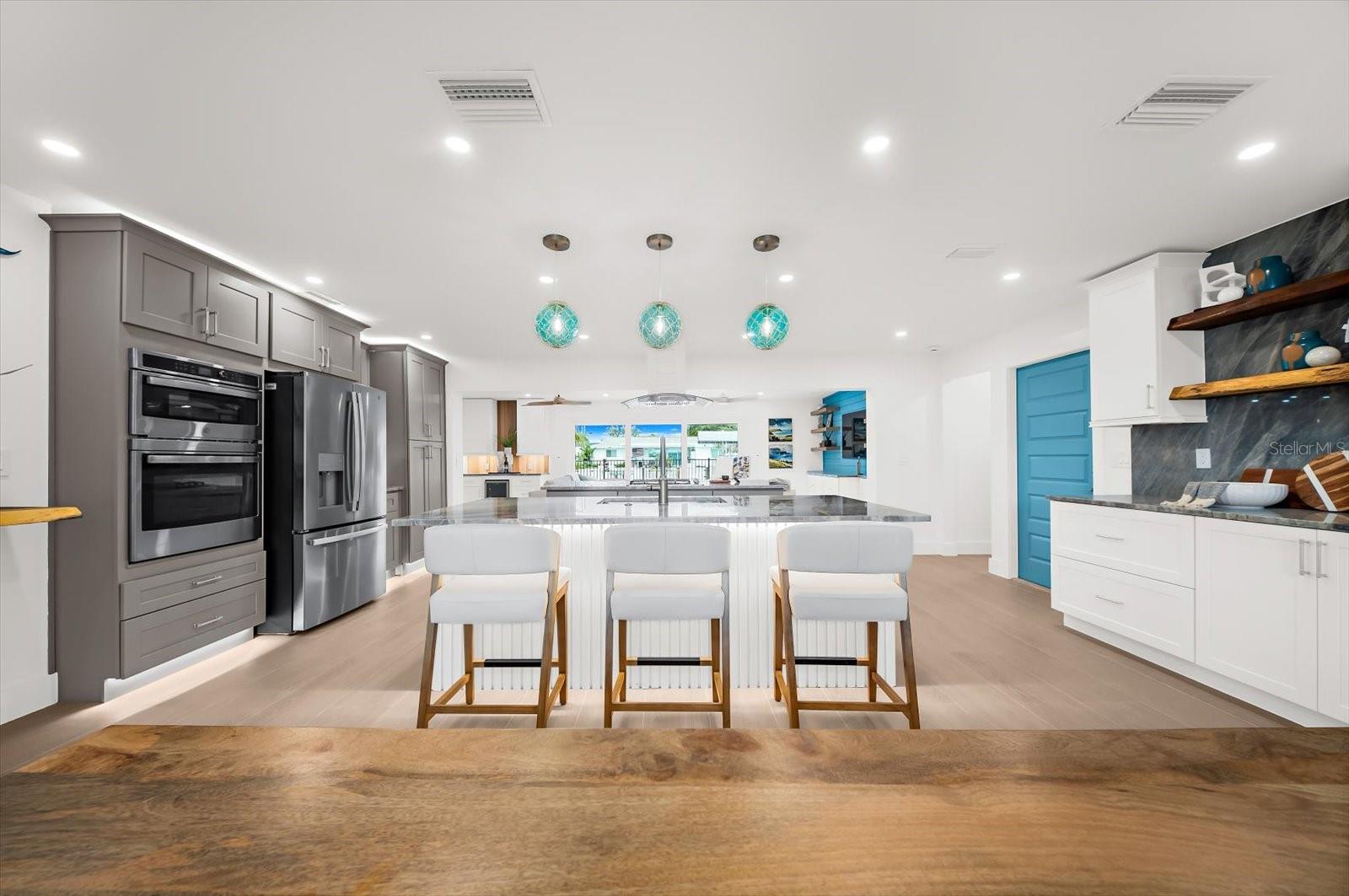 10304 Kingfisher Rd W - Kitchen