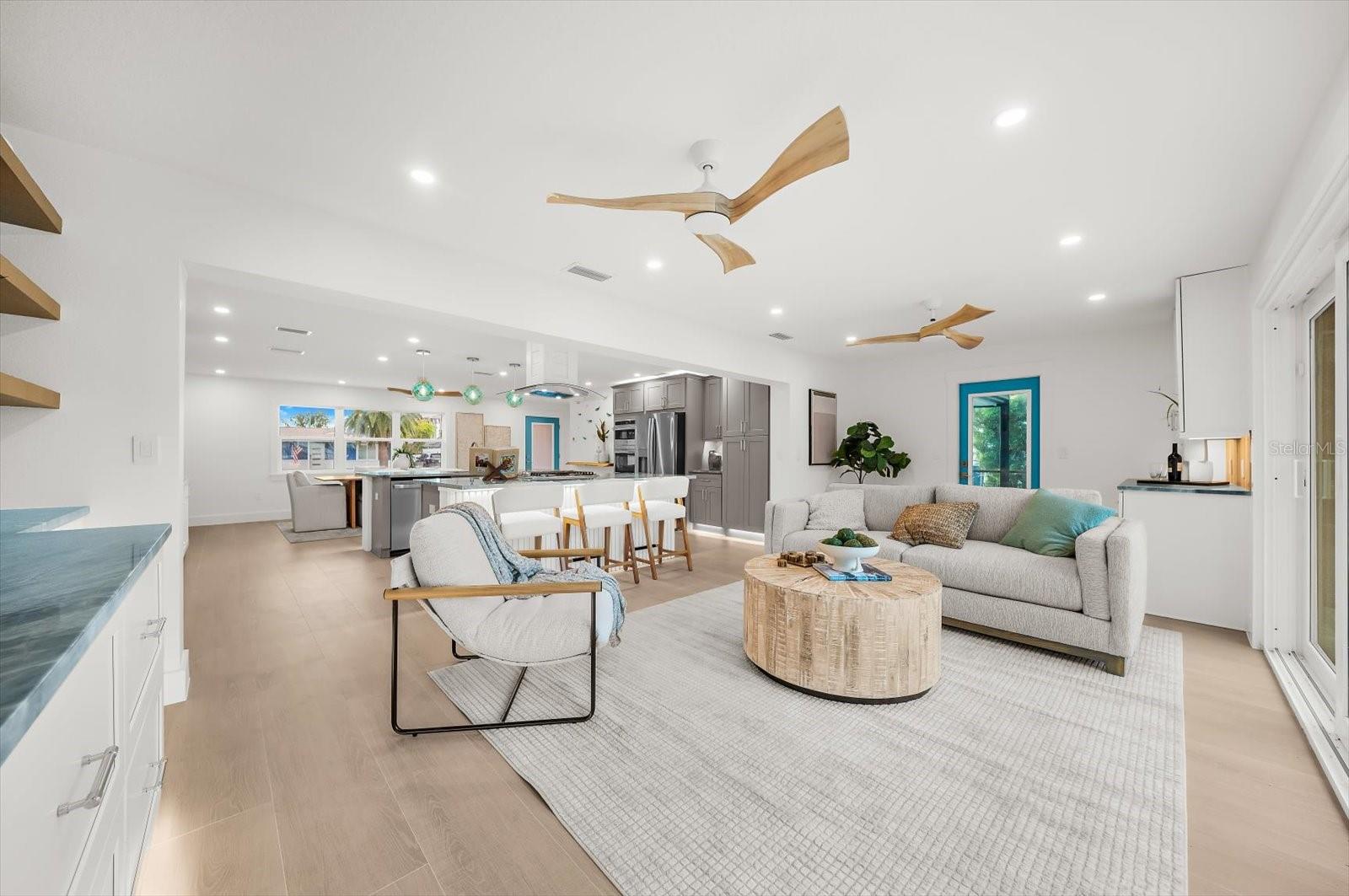 10304 Kingfisher Rd W - Family Room
