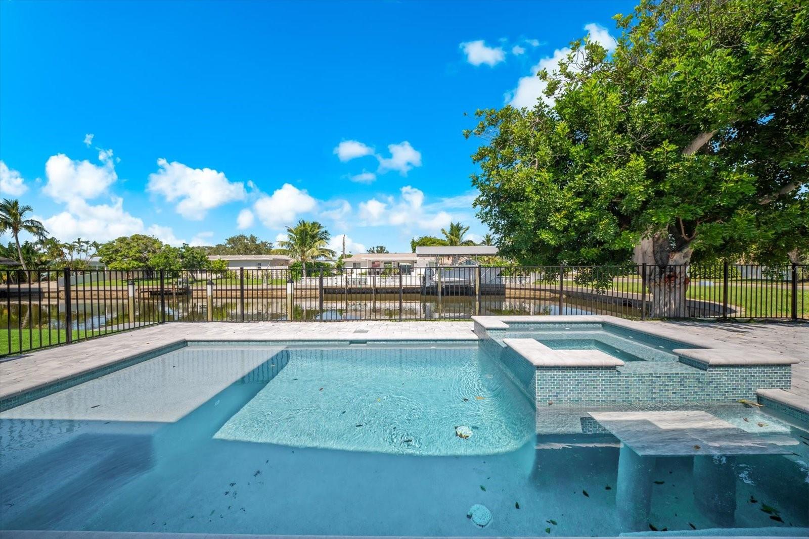 10304 Kingfisher Rd W - Pool