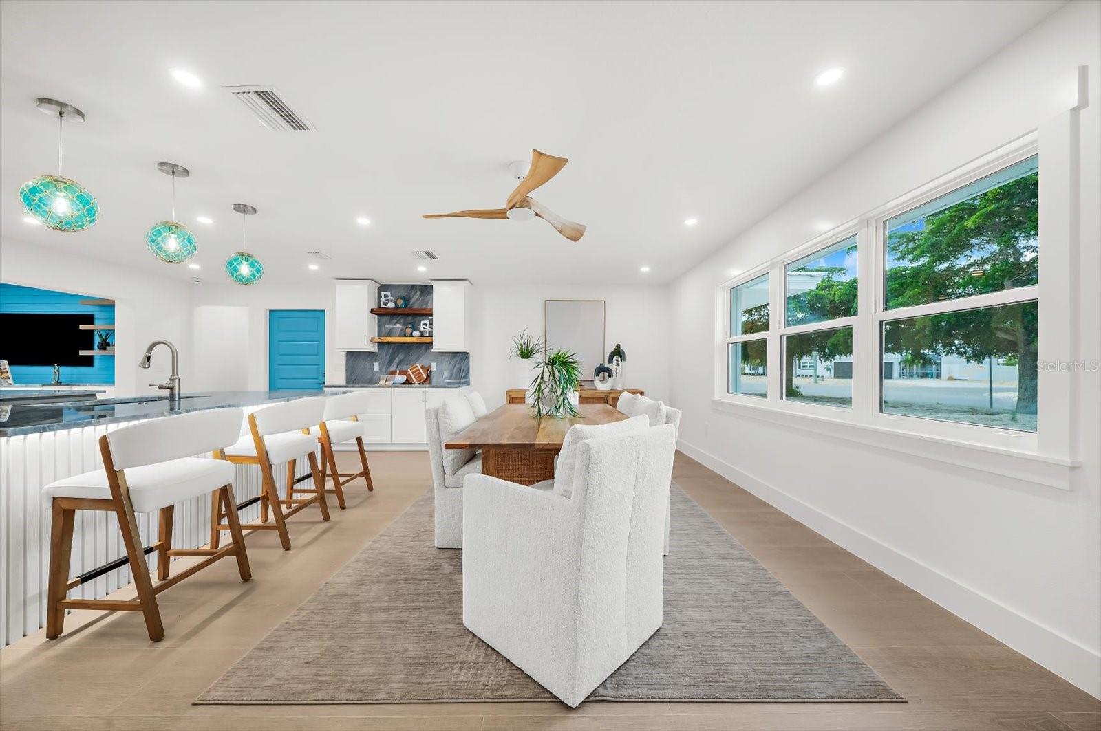 10304 Kingfisher Rd W - Dining Area