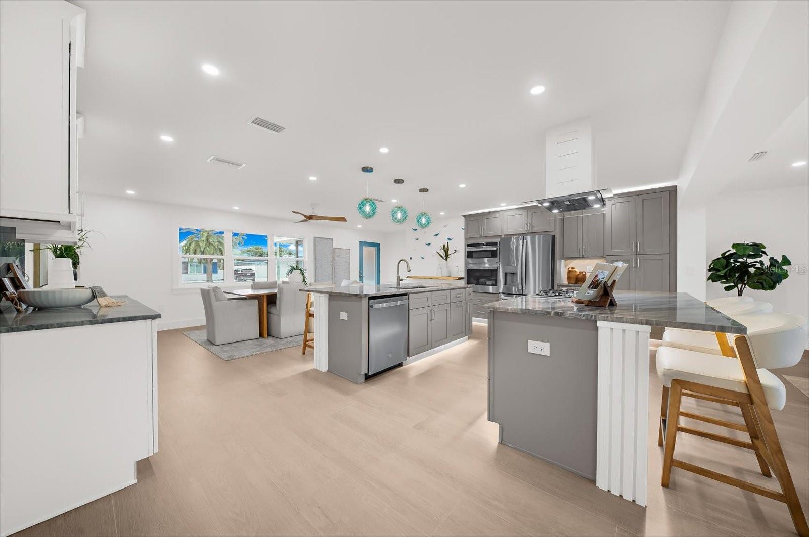 10304 Kingfisher Rd W - Kitchen