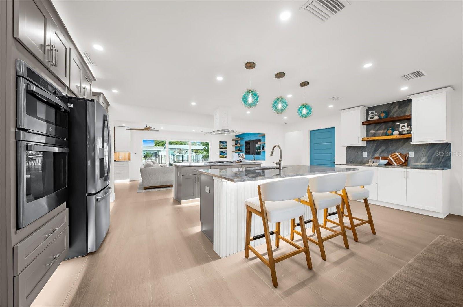 10304 Kingfisher Rd W - Kitchen