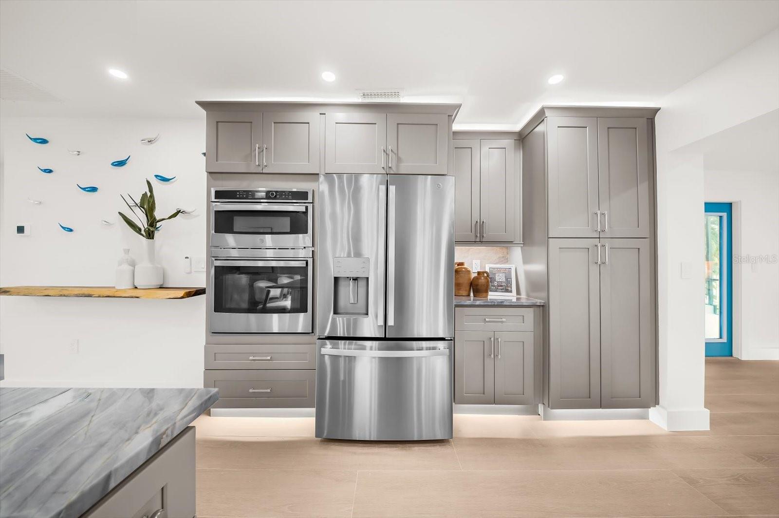 10304 Kingfisher Rd W - Kitchen