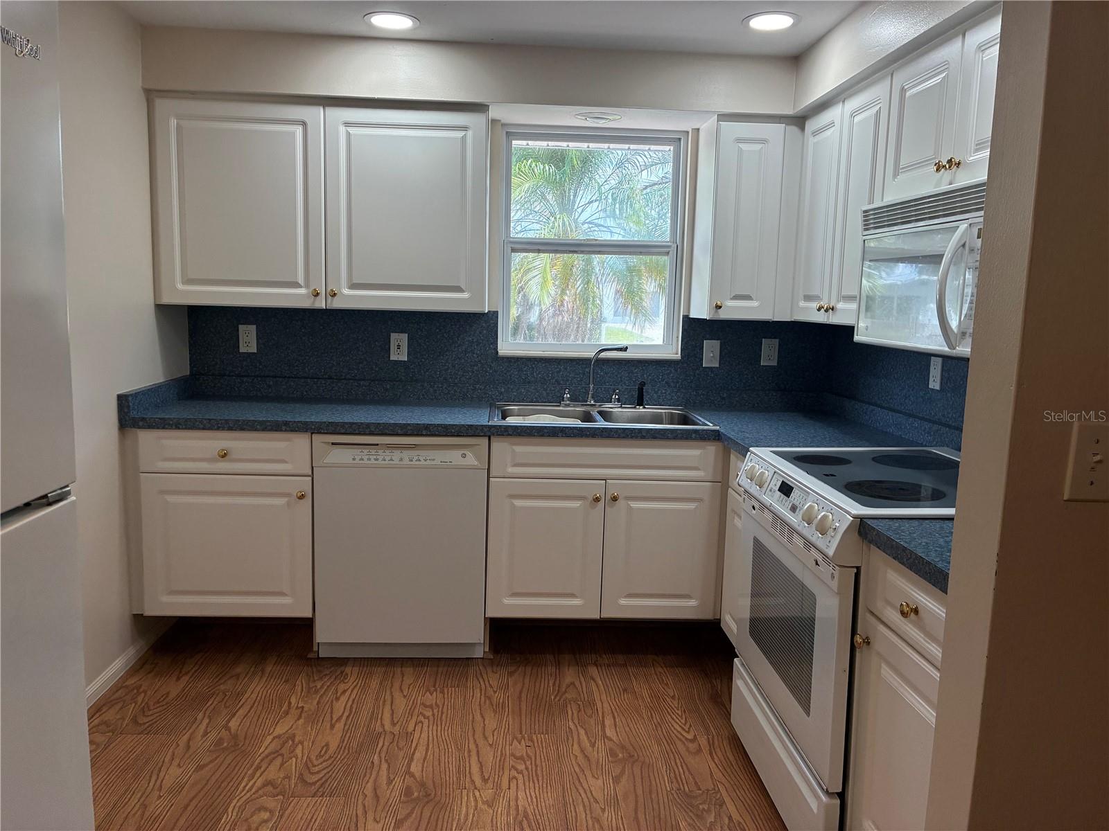 90 HARWICH CIRCLE, Englewood, FL 34223
