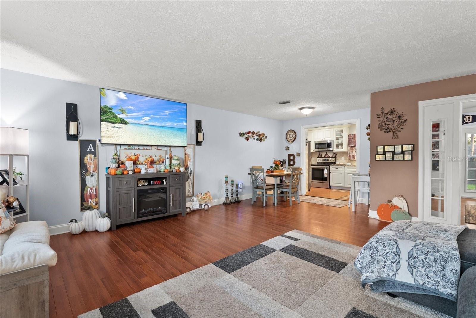 2212 CLARK AVENUE, Bradenton, FL 34207