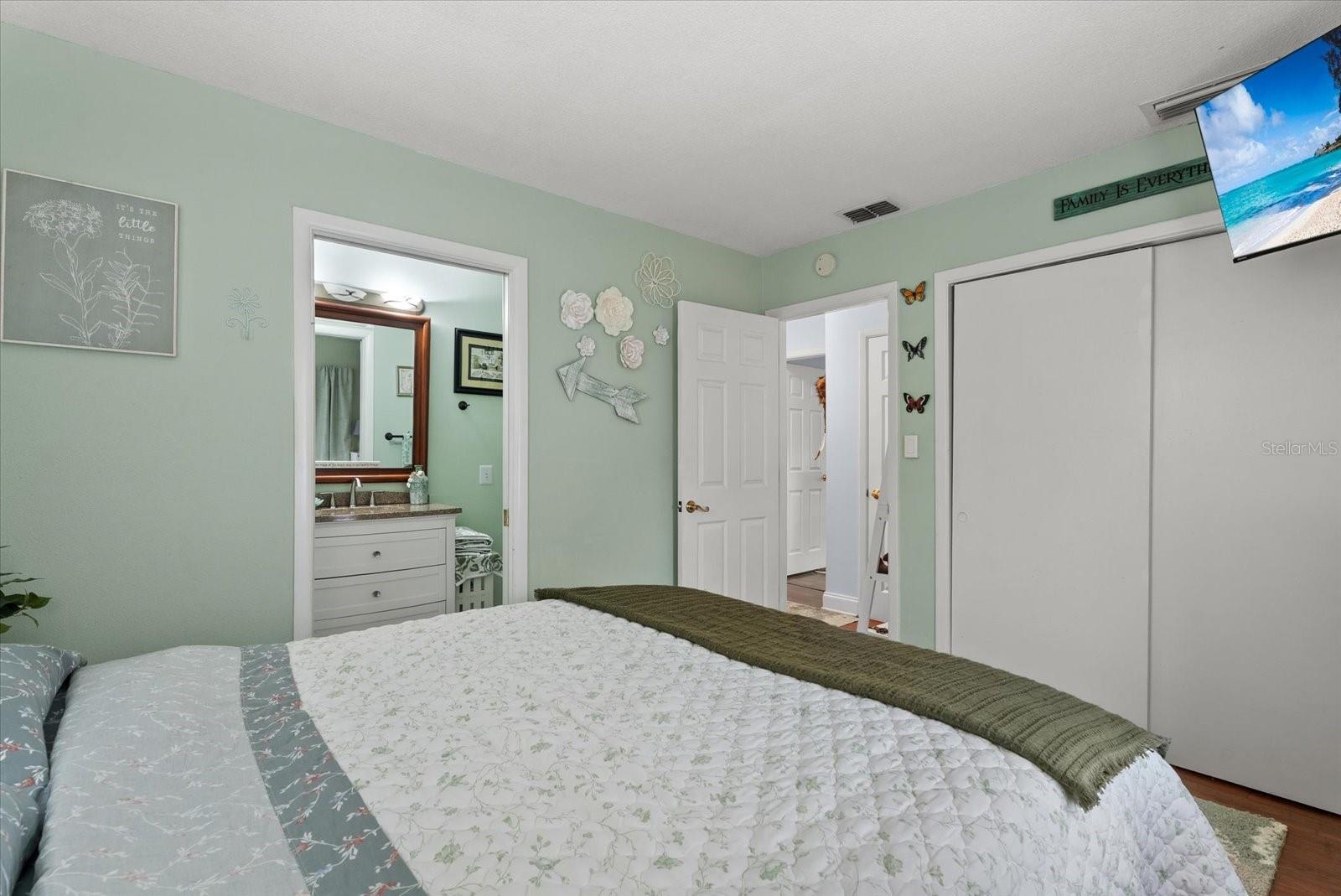 2212 CLARK AVENUE, Bradenton, FL 34207