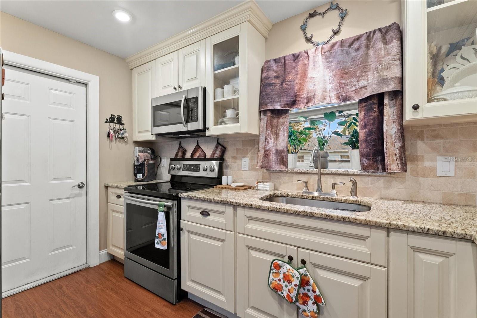 2212 CLARK AVENUE, Bradenton, FL 34207