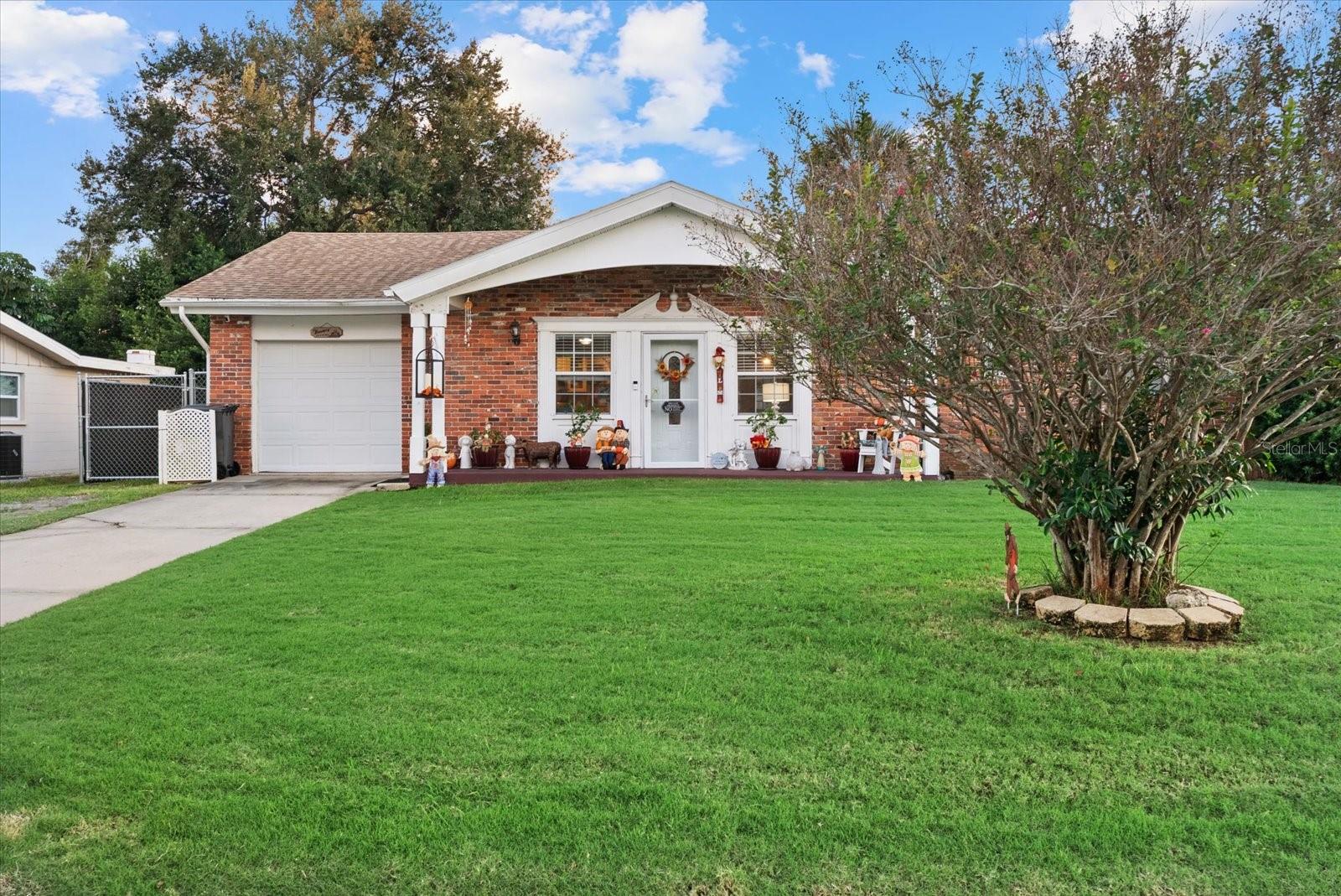2212 CLARK AVENUE, Bradenton, FL 34207 2212 CLARK AVENUE, Bradenton, FL 34207
