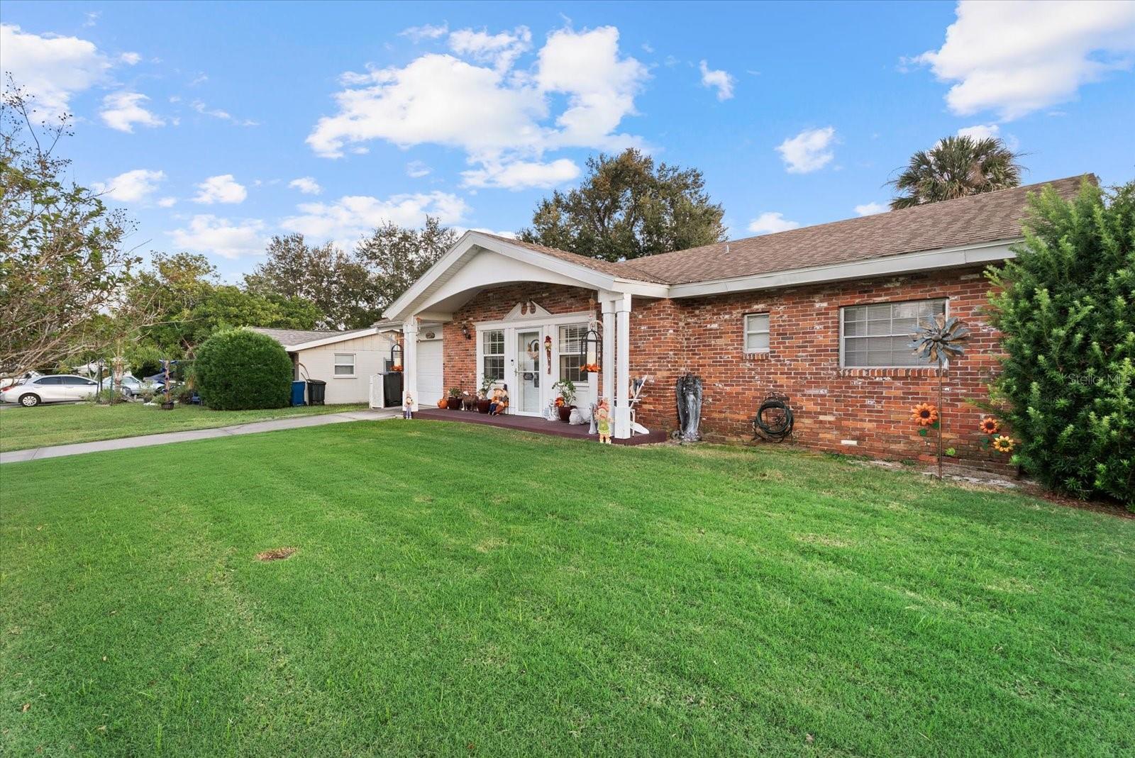 2212 CLARK AVENUE, Bradenton, FL 34207