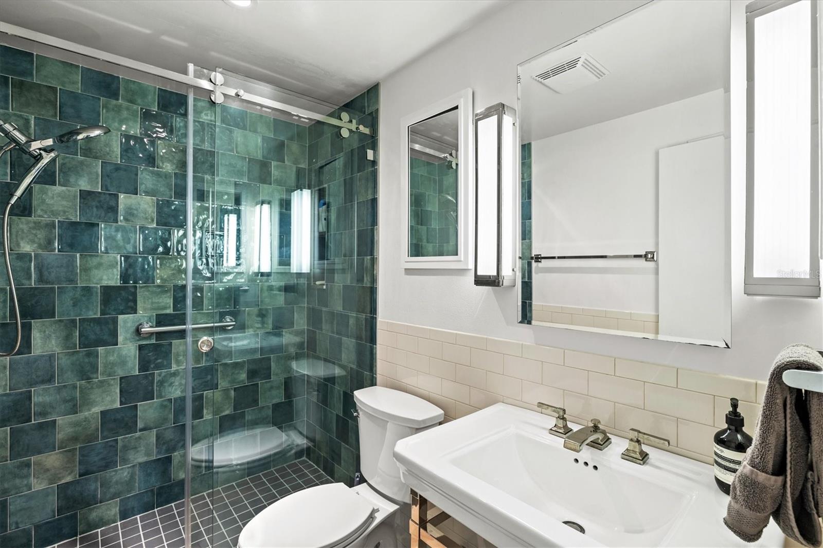 1518 PELICAN POINT DRIVE, #257, Sarasota, FL 34231