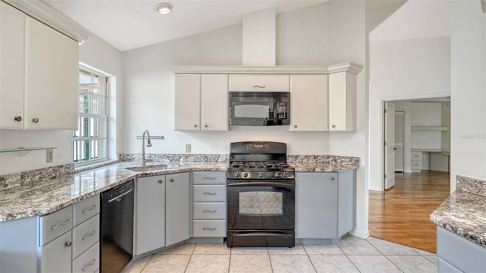3944 LYNDHURST COURT, Sarasota, FL 34235