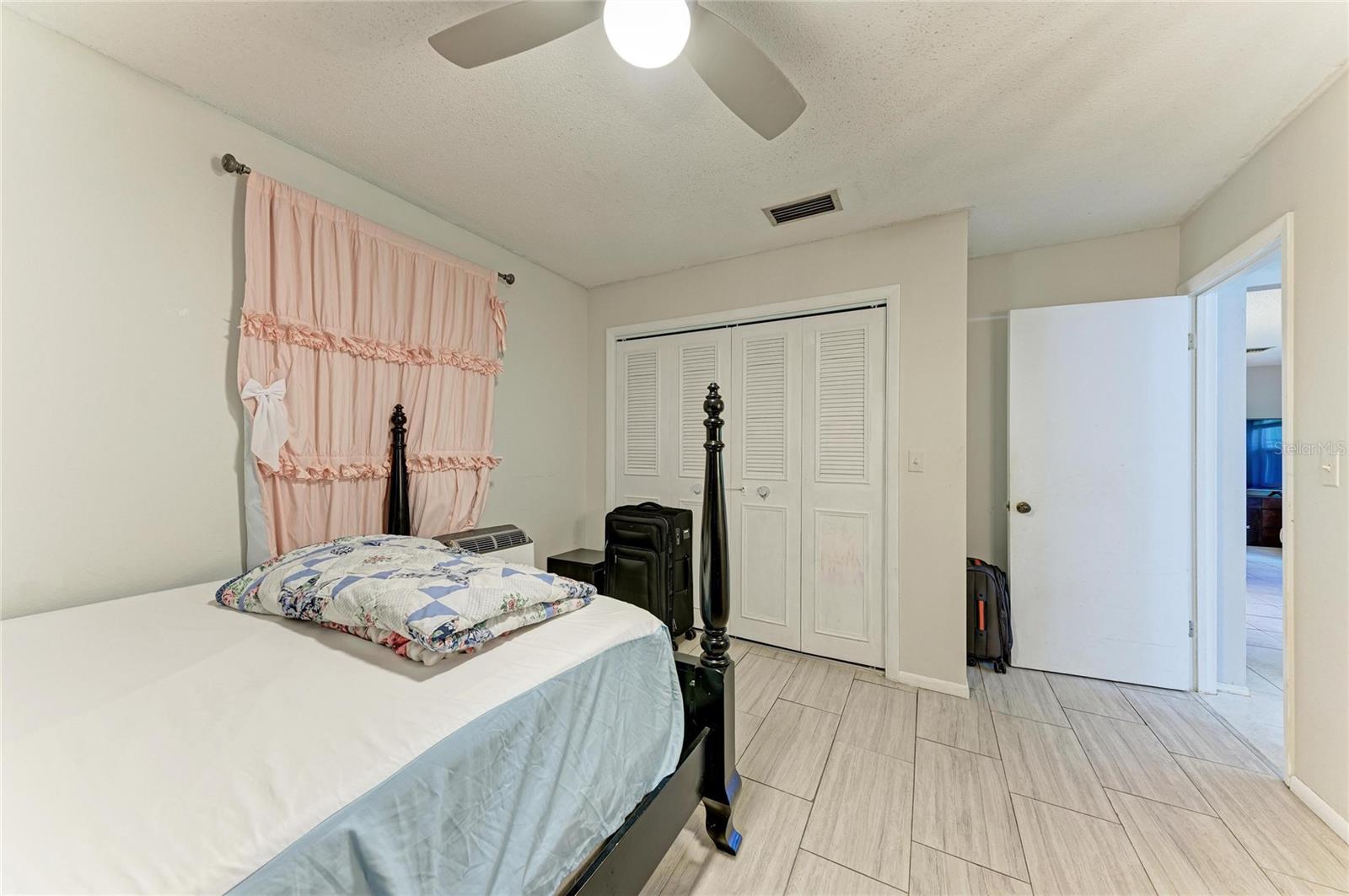 2821 YORKTOWN STREET, Sarasota, FL 34231