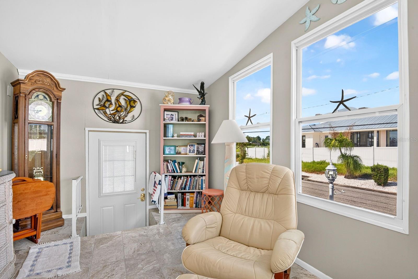 Enclosed front lanai