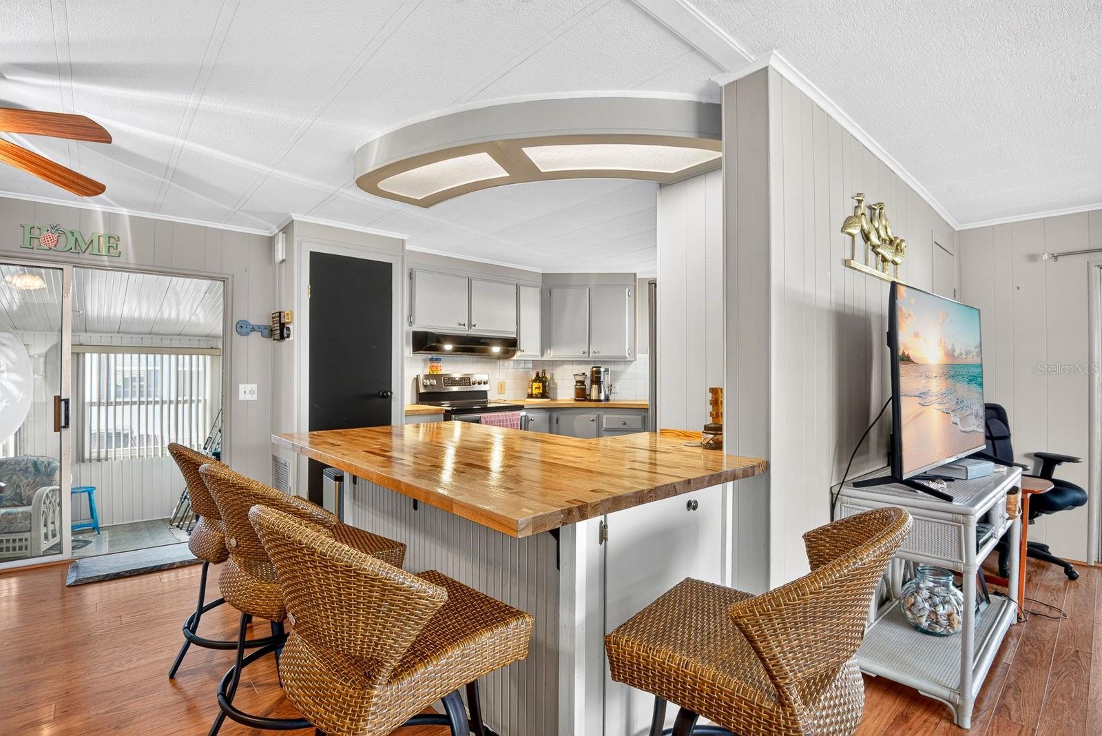 Facing into kitchen from Breakfast Bar