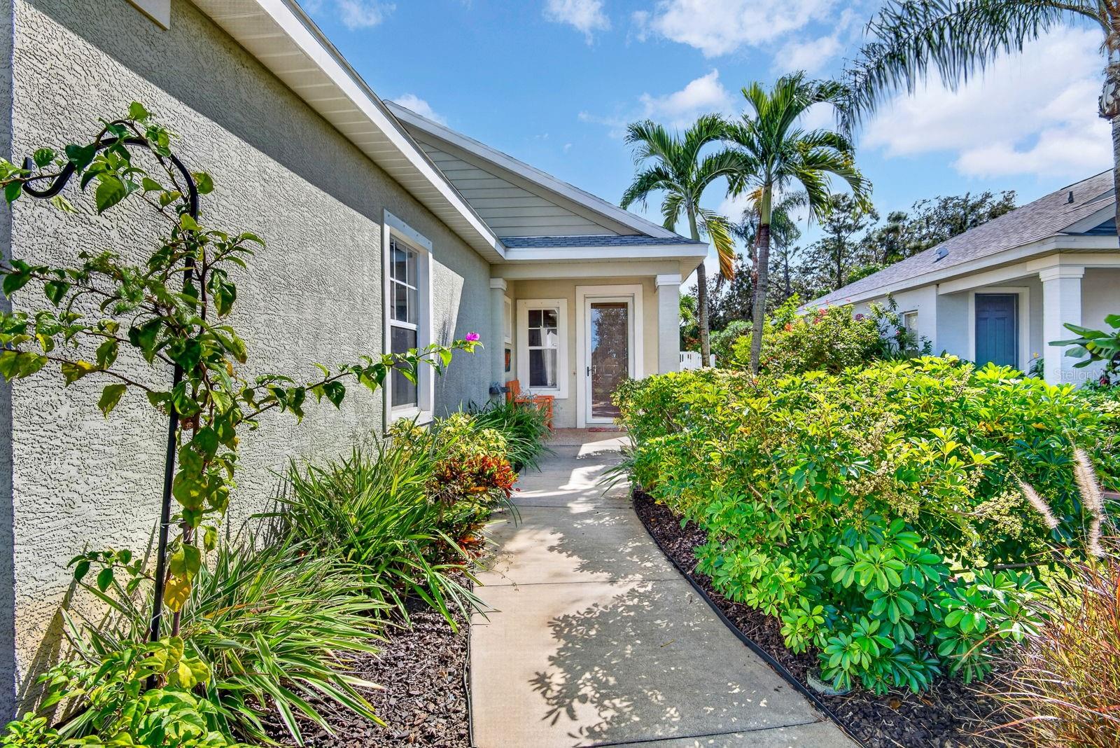 Entry way to Front Door