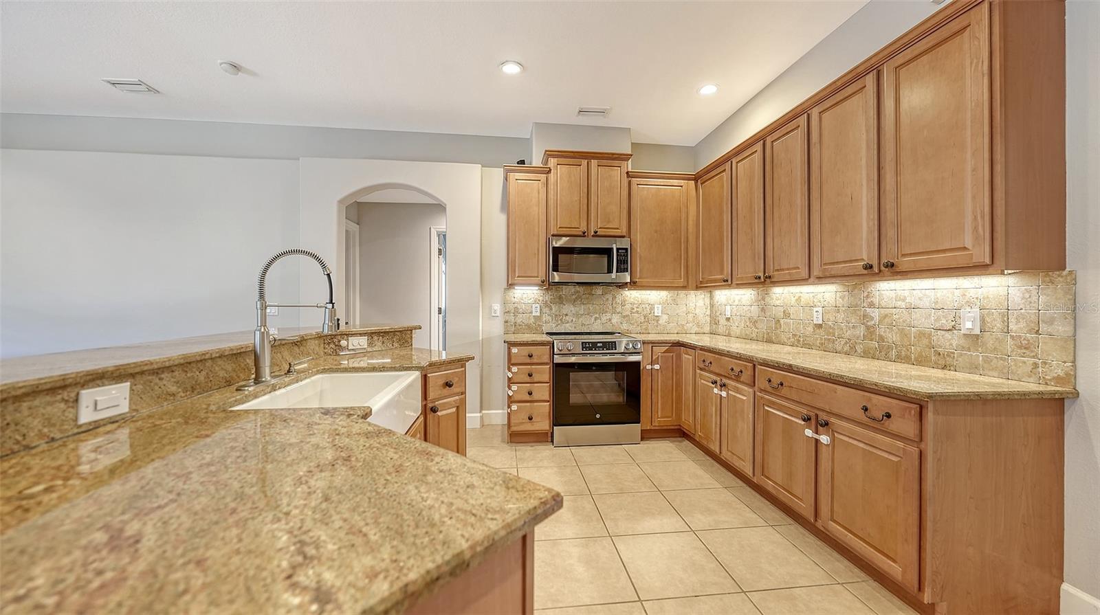 819 GOLDEN POND COURT, Osprey, FL 34229