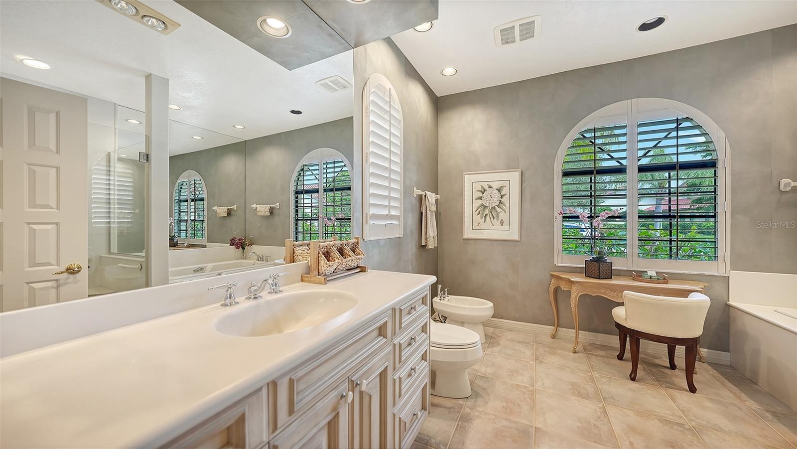 4543 LAS BRISAS LANE, Sarasota, FL 34238