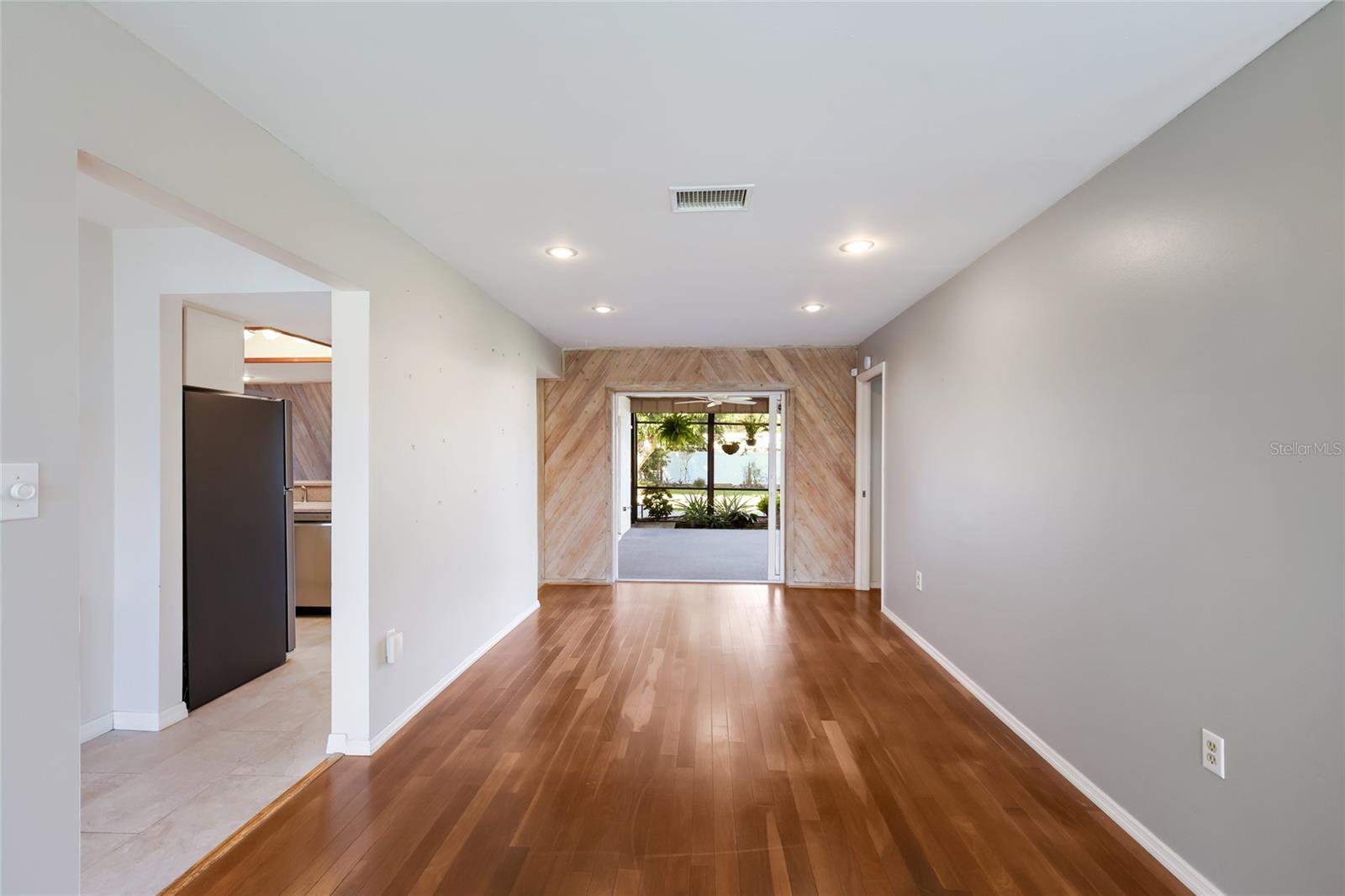 Dining room is close to the kitchen