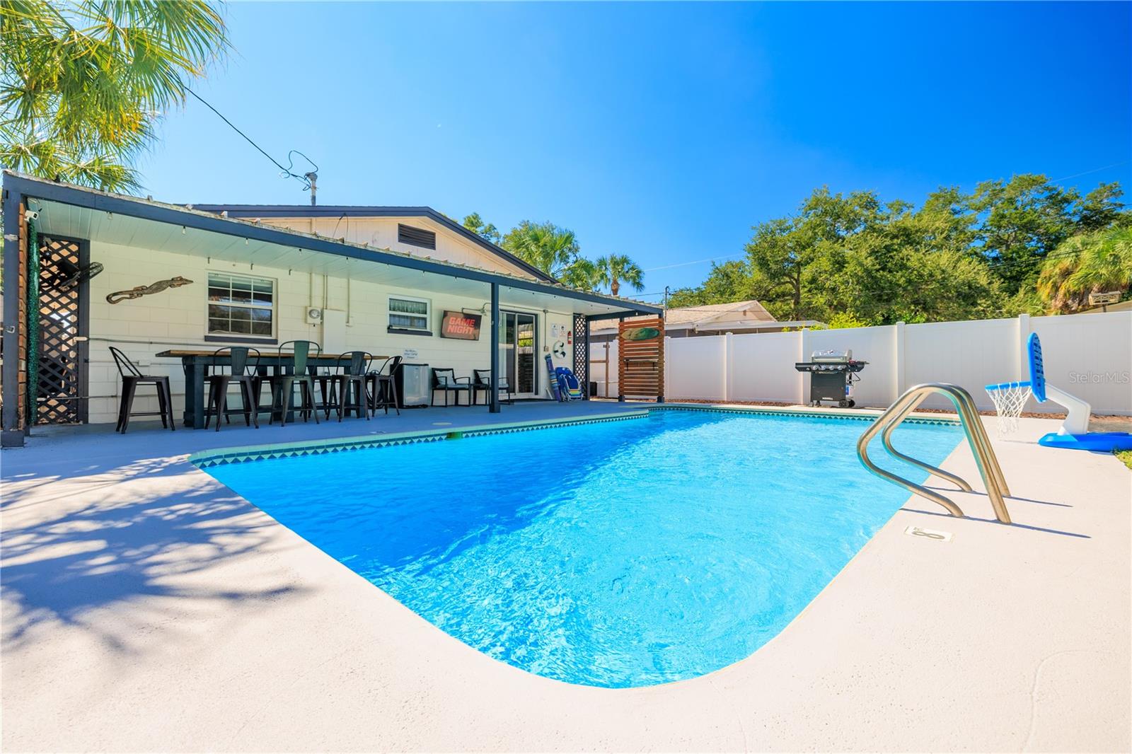 8085 24TH AVENUE N, St Petersburg, FL 33710