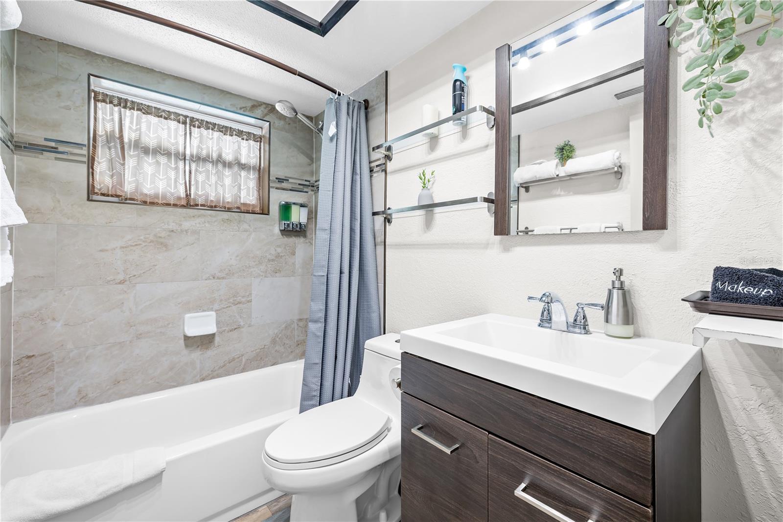 8085 24TH AVENUE N, St Petersburg, FL 33710