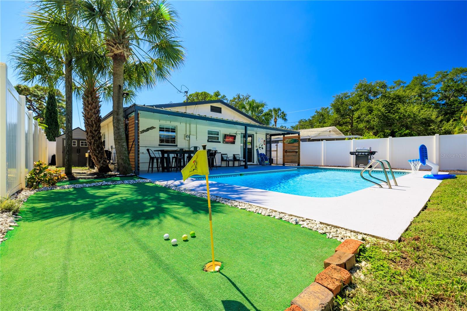 8085 24TH AVENUE N, St Petersburg, FL 33710