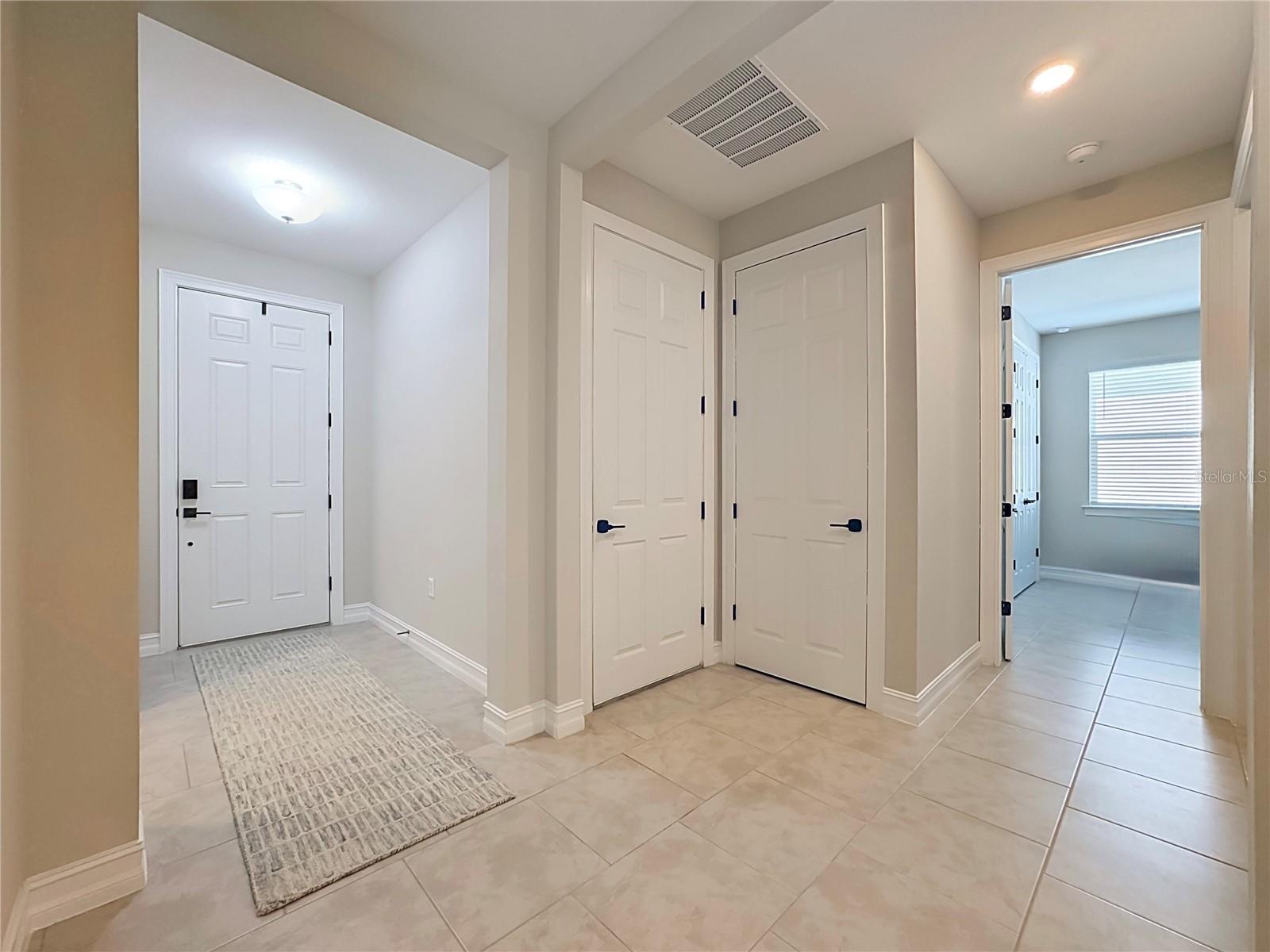 446 IBIZA LOOP, Venice, FL 34292