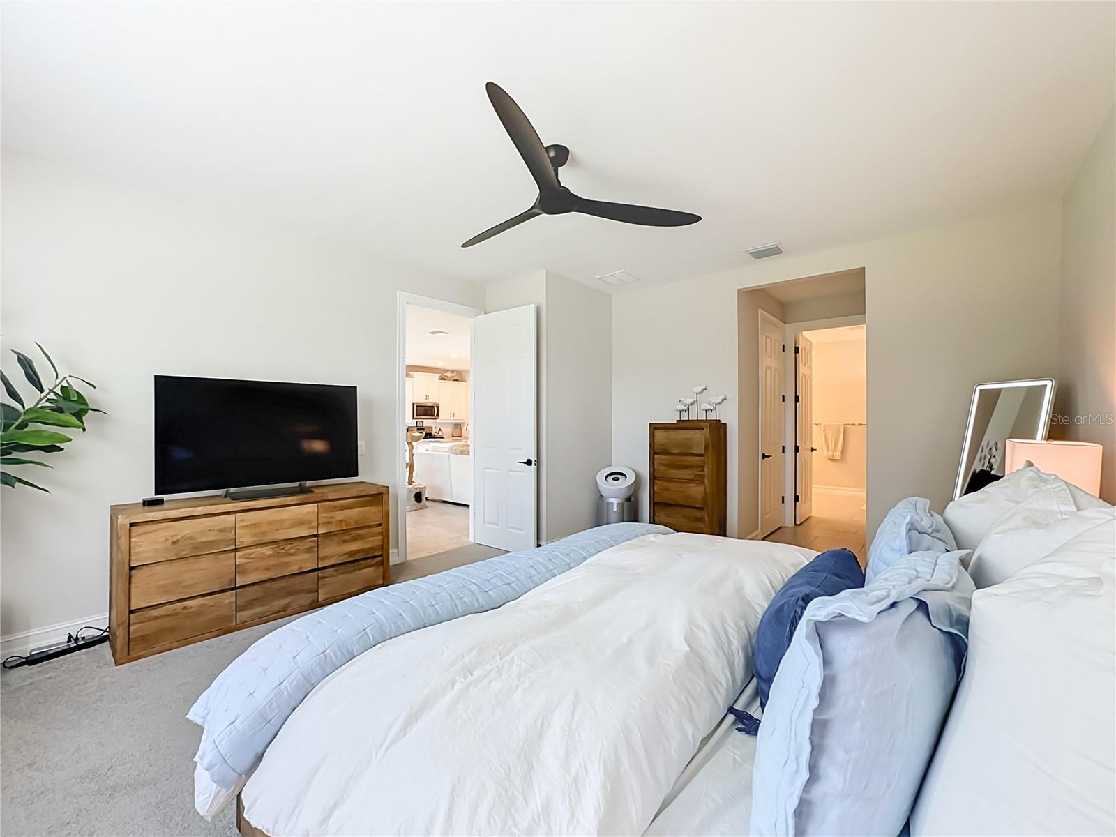 446 IBIZA LOOP, Venice, FL 34292