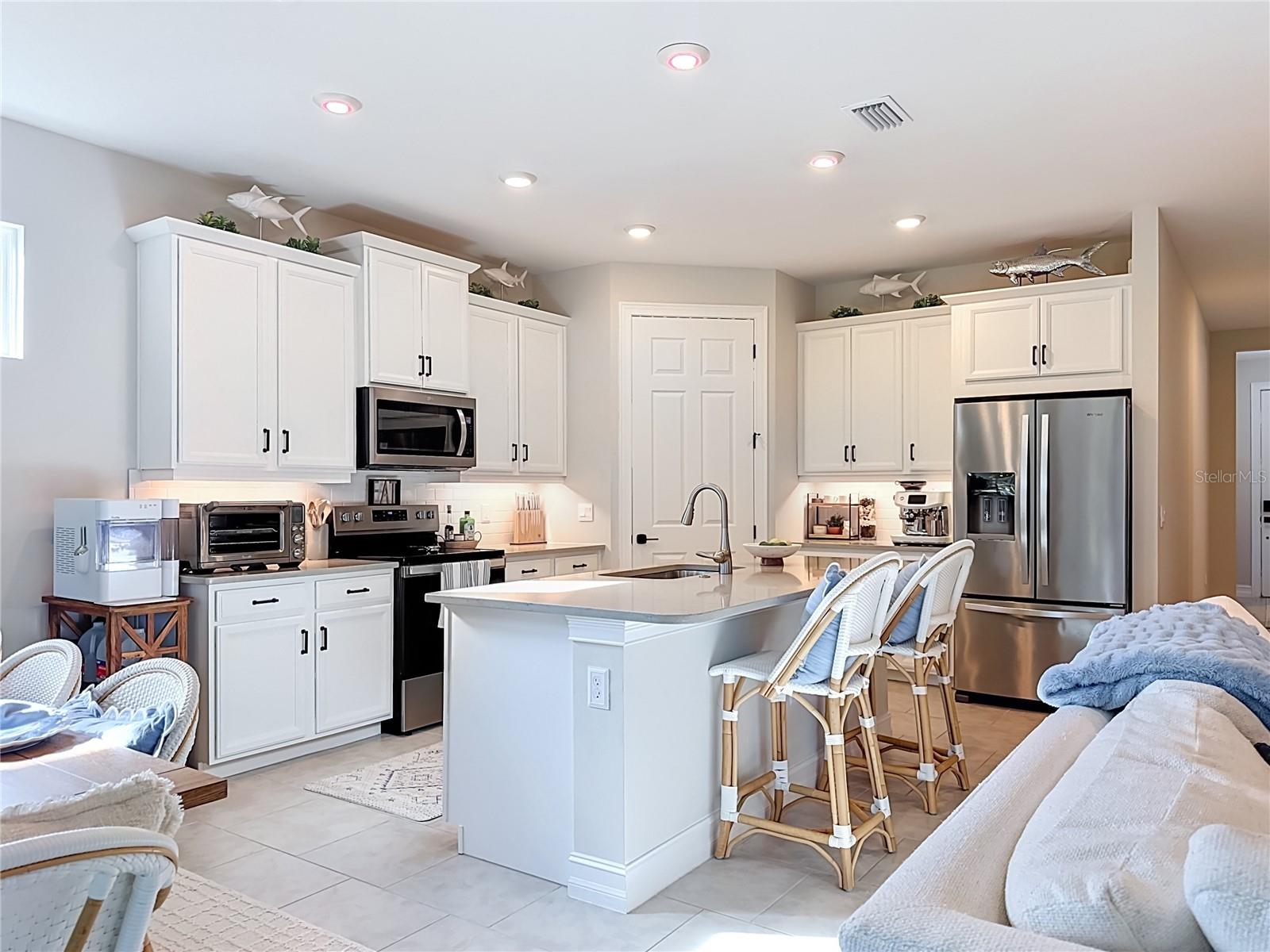 446 IBIZA LOOP, Venice, FL 34292