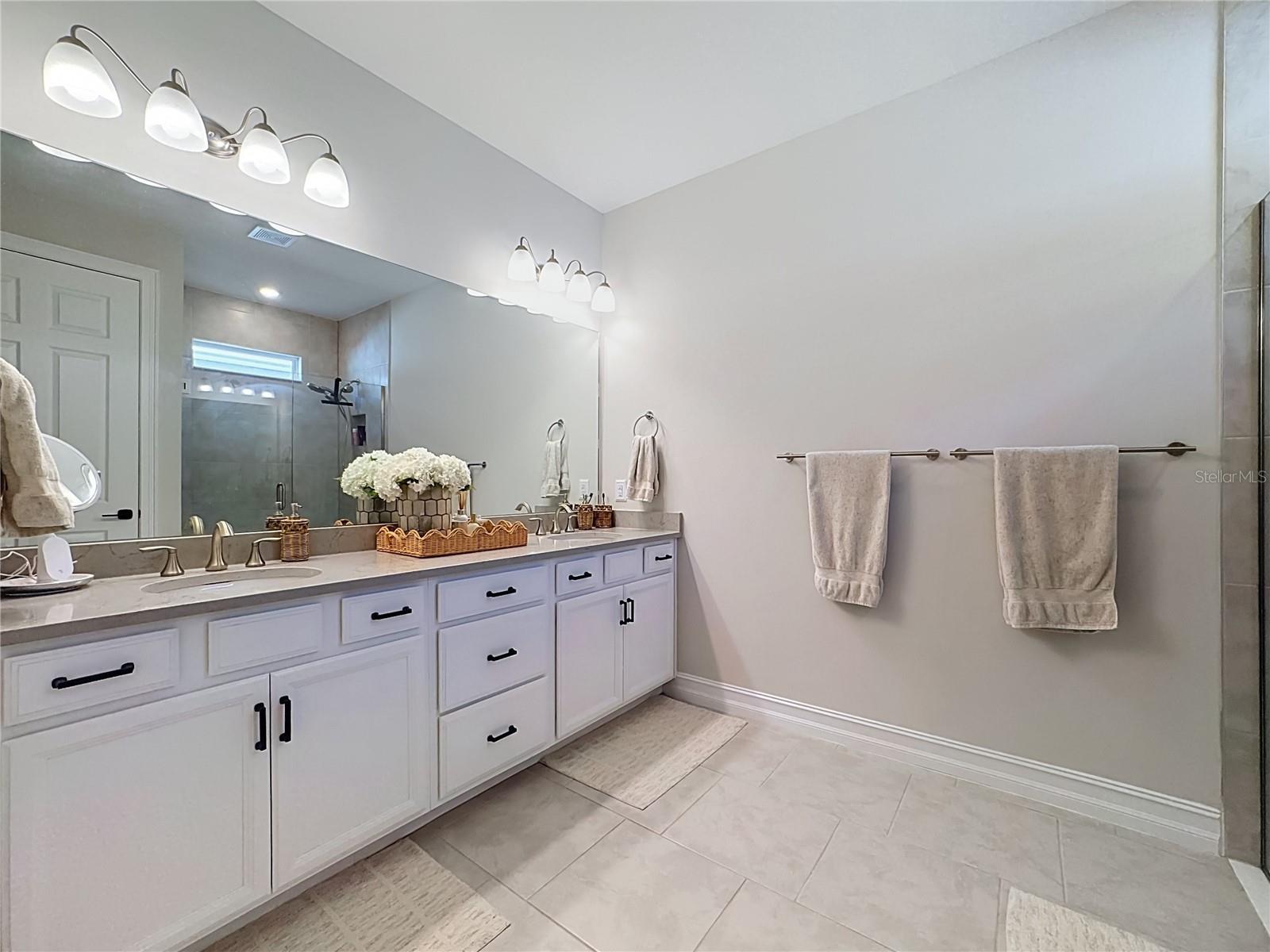 446 IBIZA LOOP, Venice, FL 34292
