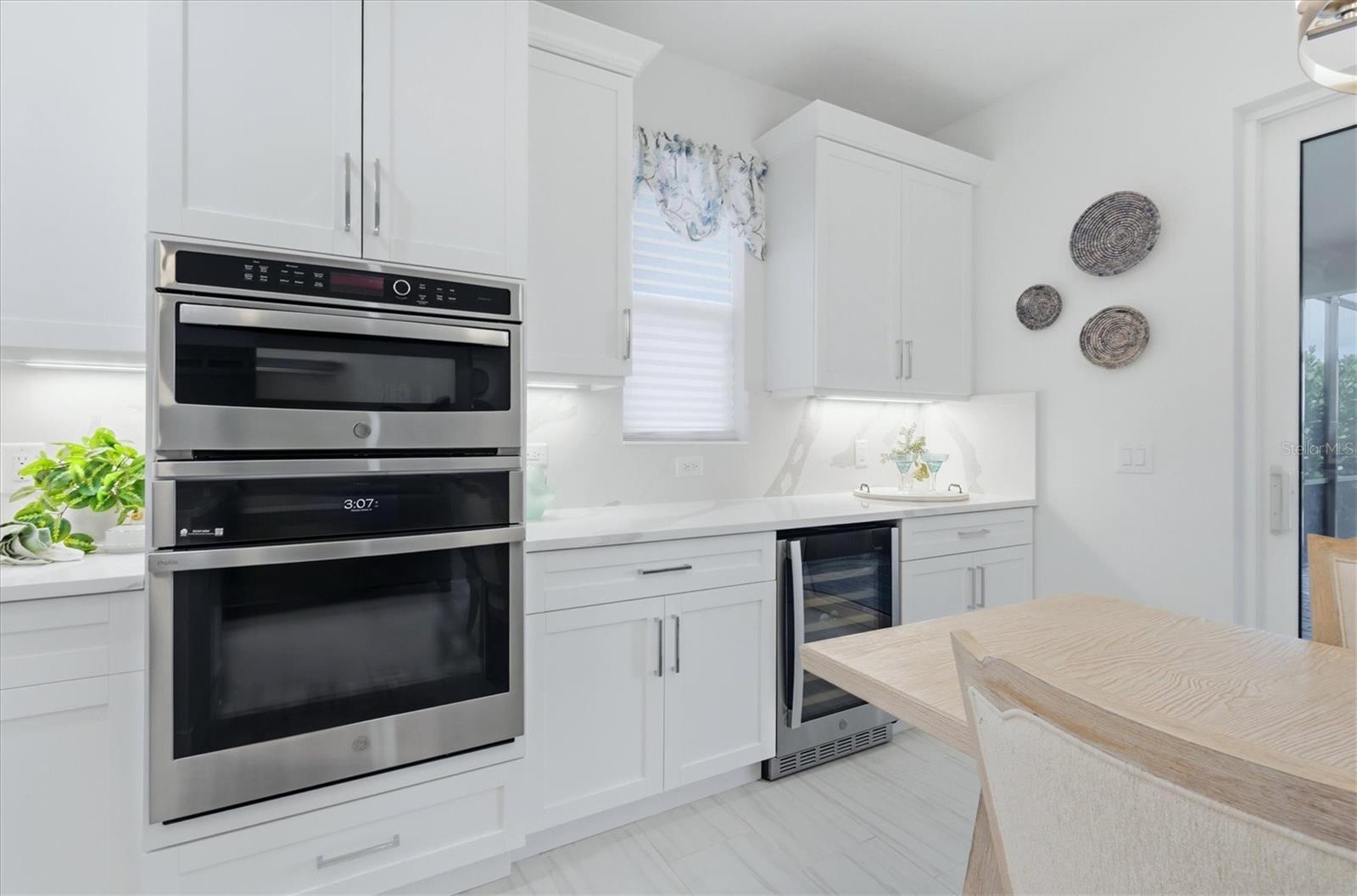 1104 WATERLINE COURT, Sarasota, FL 34240