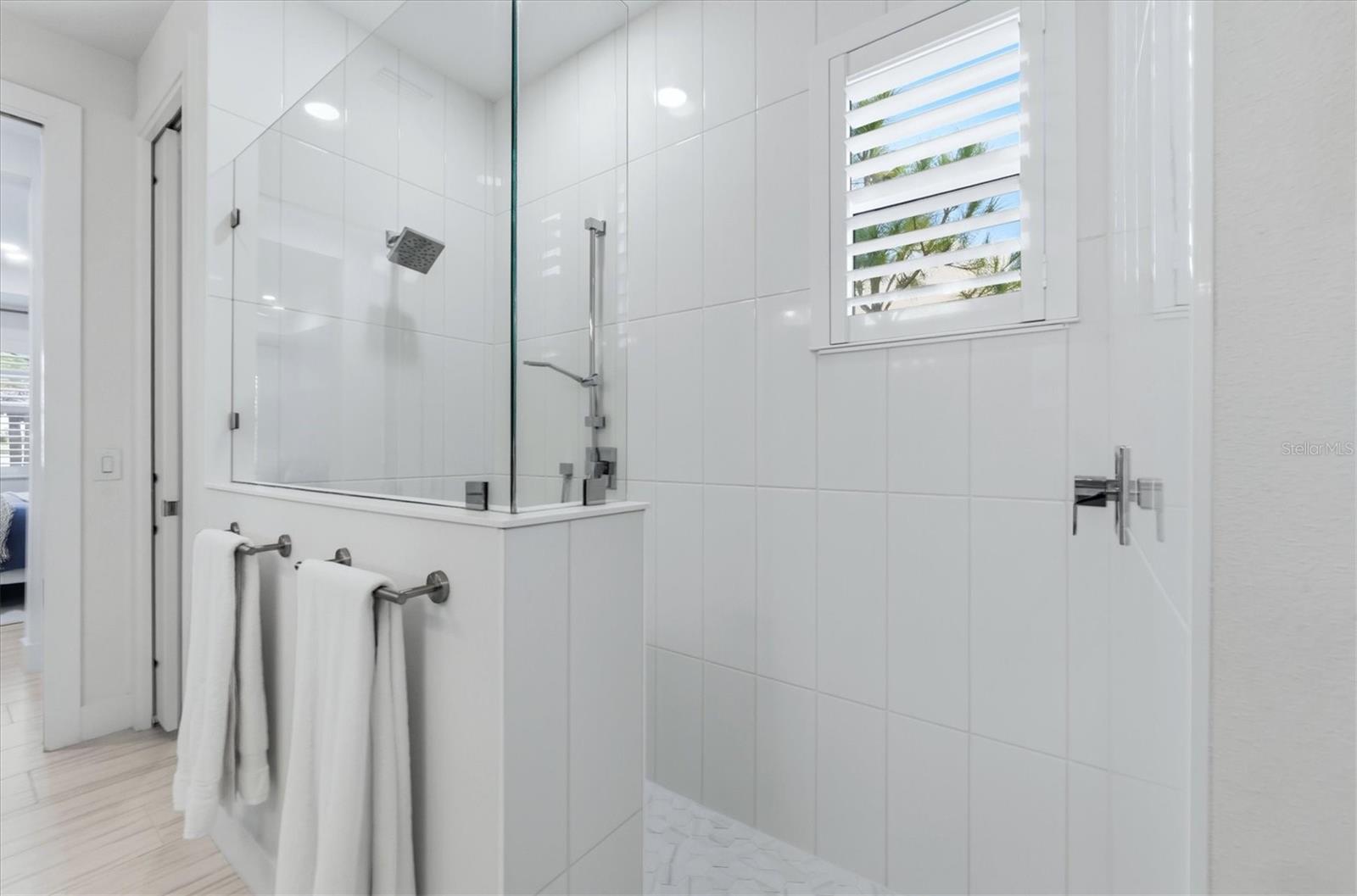 1104 WATERLINE COURT, Sarasota, FL 34240