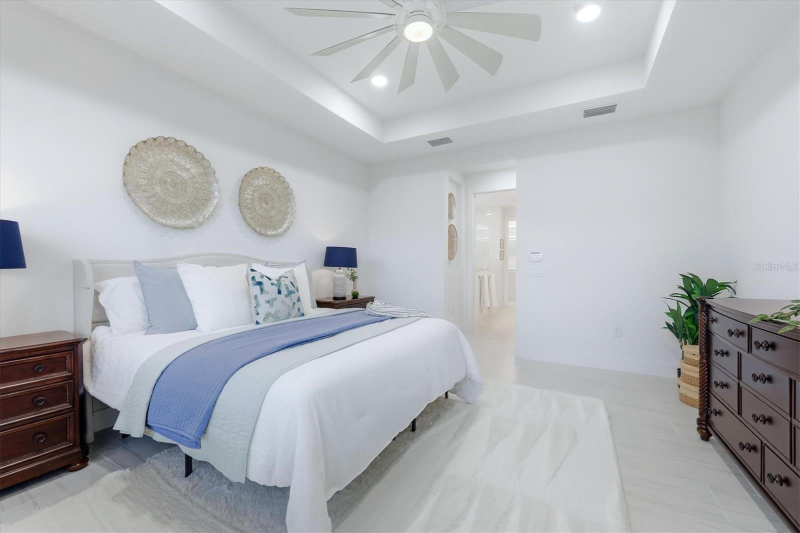 1104 WATERLINE COURT, Sarasota, FL 34240