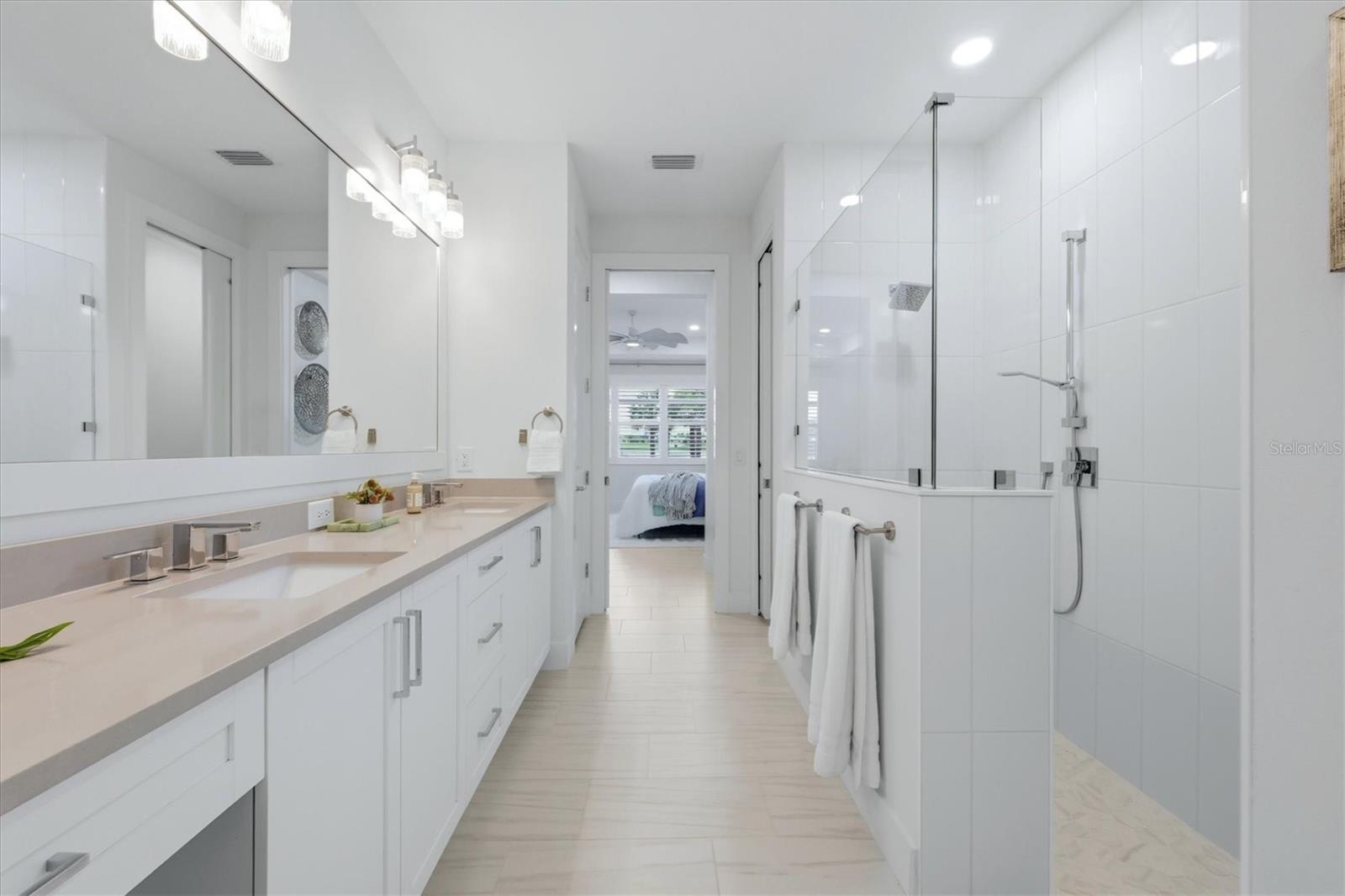 1104 WATERLINE COURT, Sarasota, FL 34240