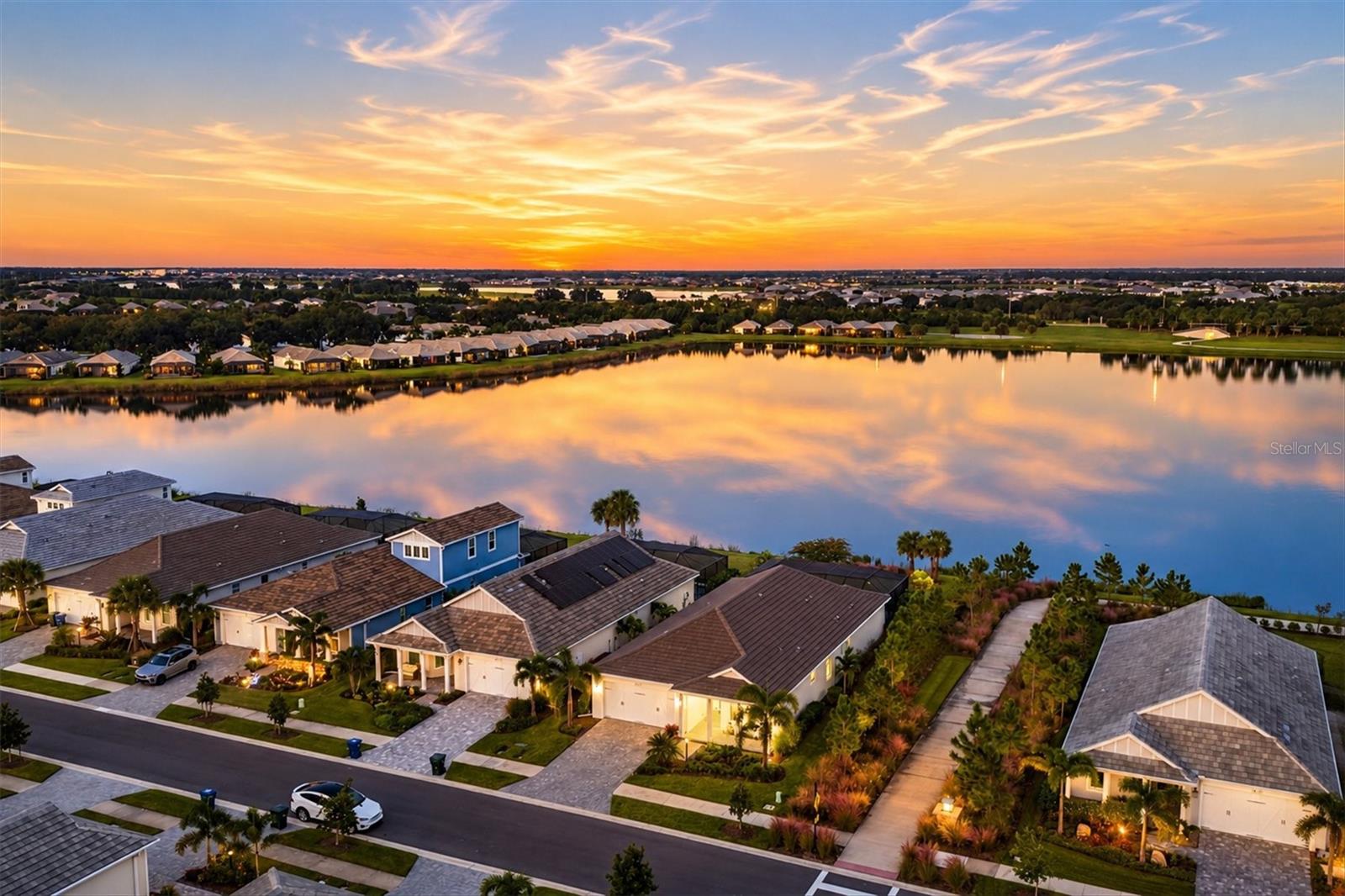 1104 WATERLINE COURT, Sarasota, FL 34240