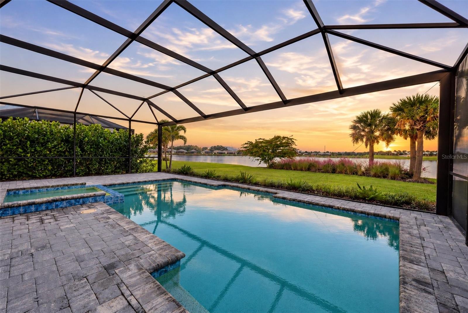 1104 WATERLINE COURT, Sarasota, FL 34240
