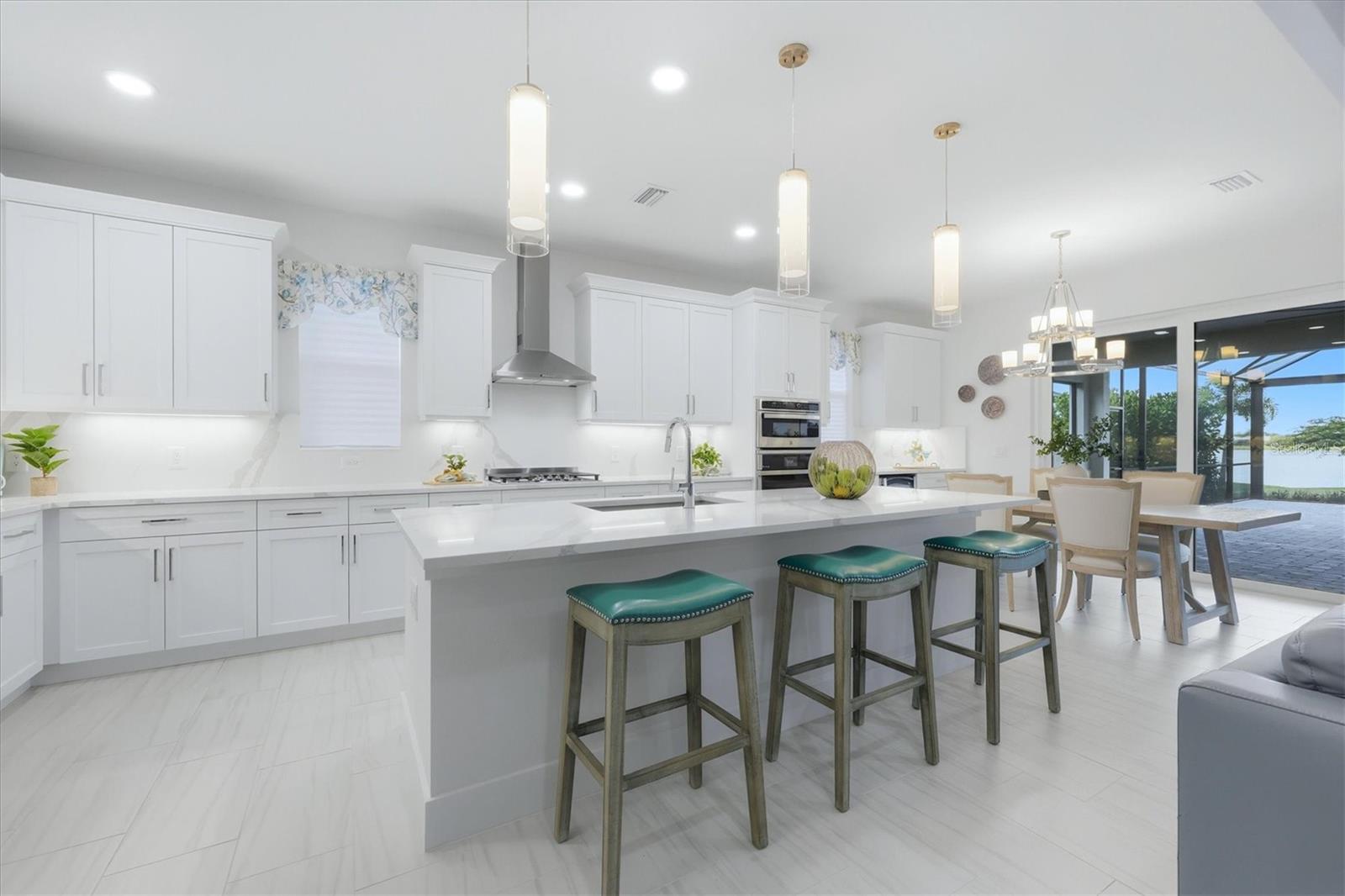 1104 WATERLINE COURT, Sarasota, FL 34240