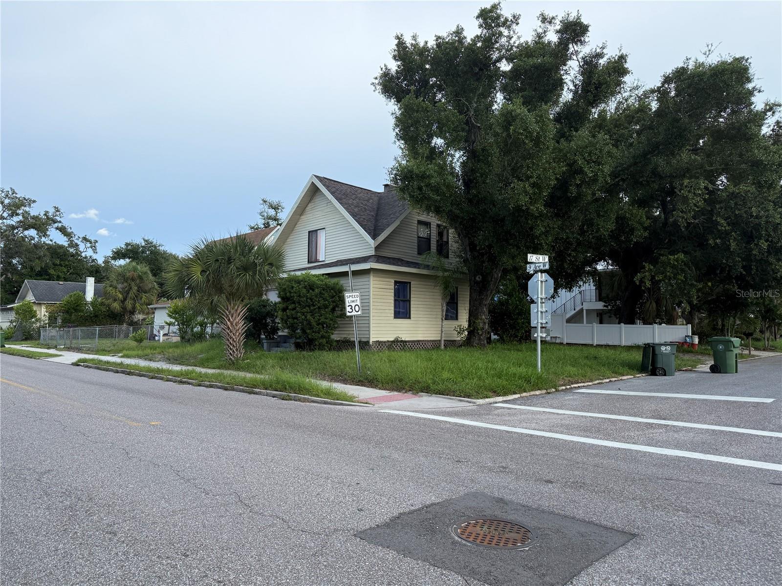 1625 9TH AVENUE W, Bradenton, FL 34205