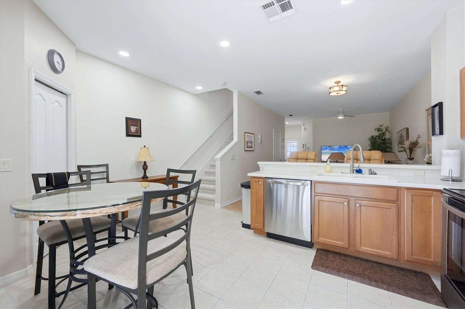 Eat-in kitchen