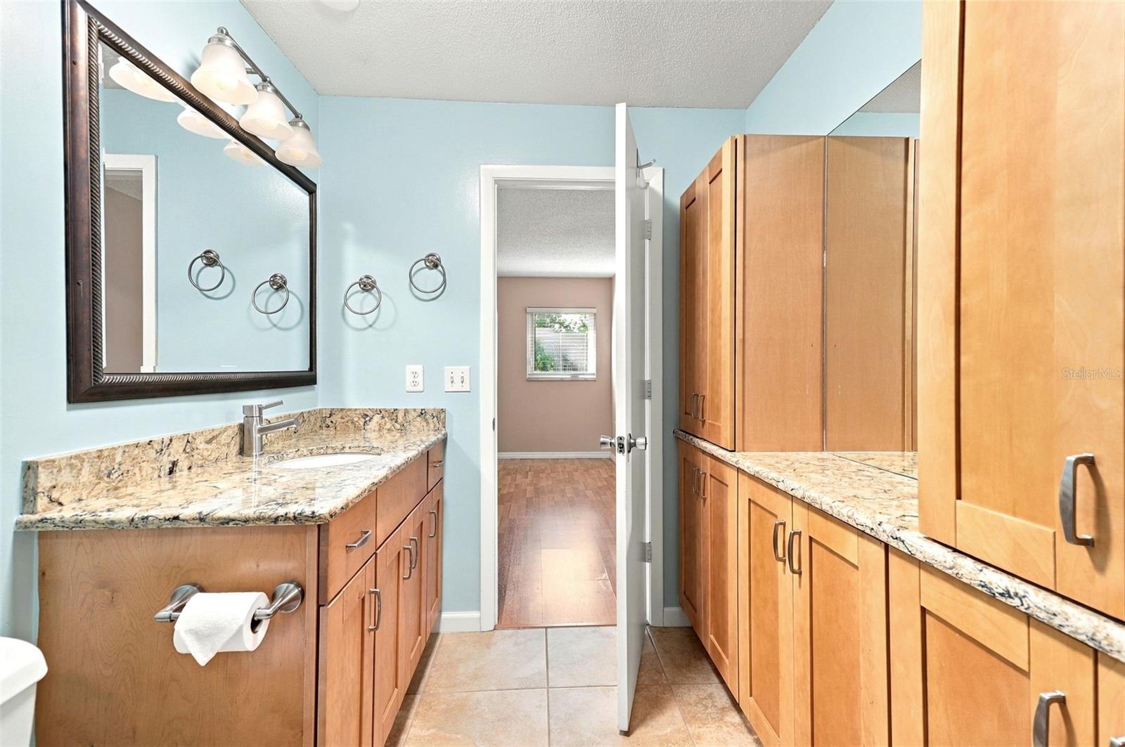 6272 GREEN VIEW CIR, #114, Sarasota, FL 34231