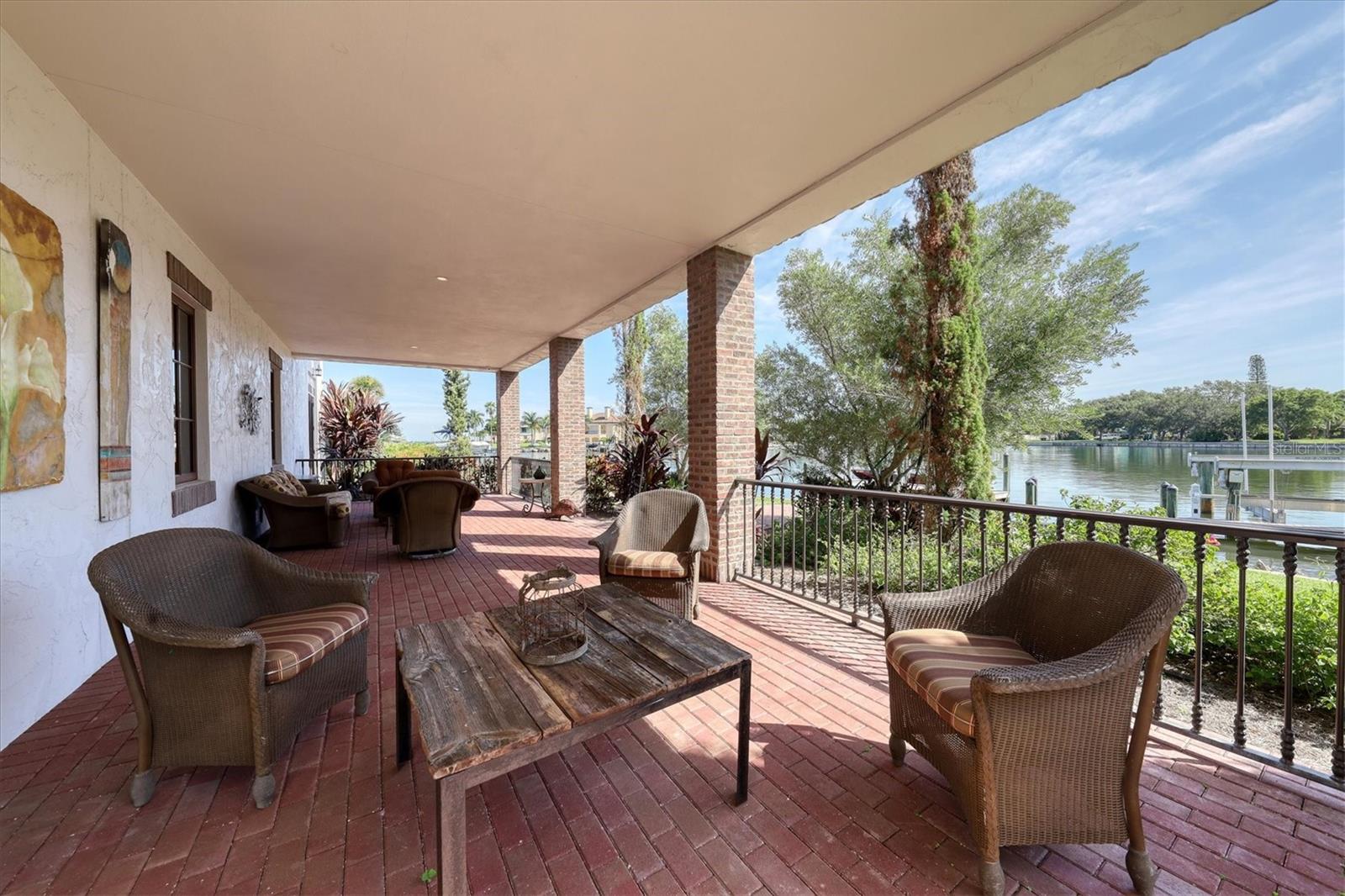 315 S SHORE DRIVE, Sarasota, FL 34234
