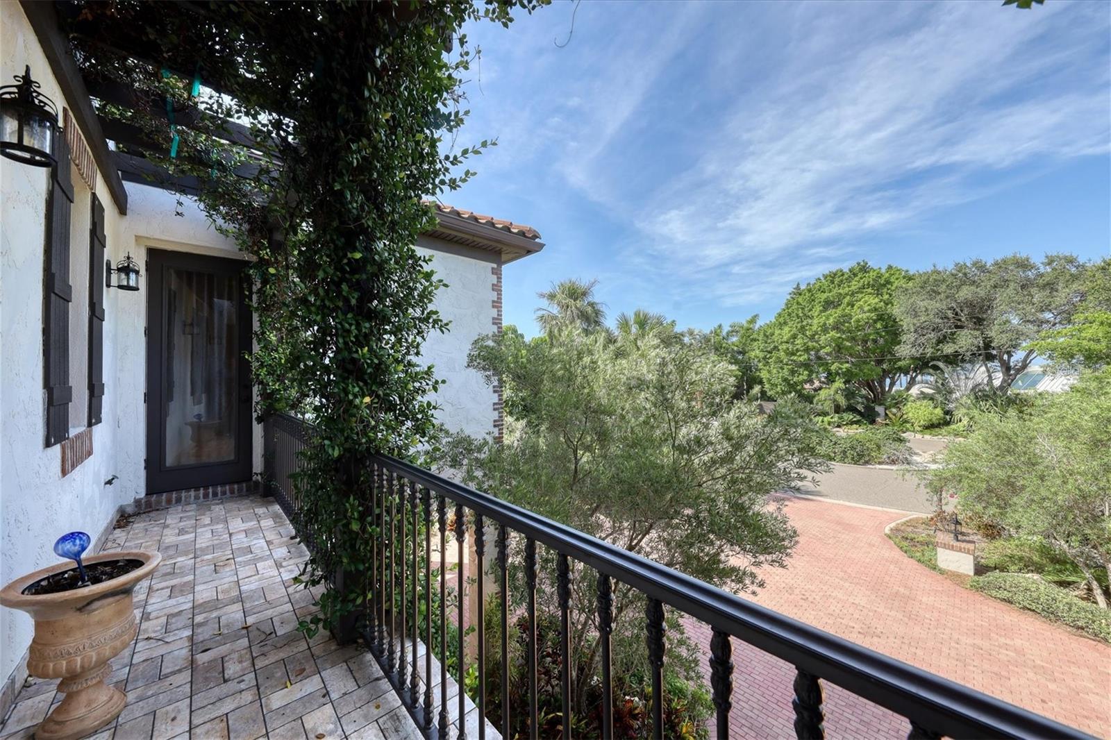 315 S SHORE DRIVE, Sarasota, FL 34234