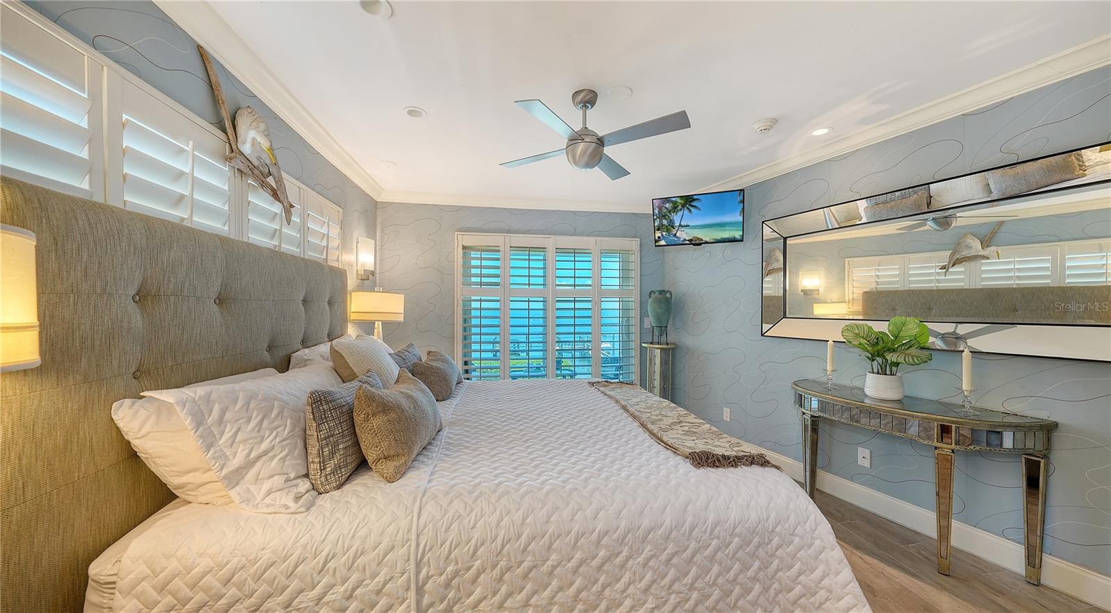 5320 GULF OF MEXICO DRIVE, #101, Longboat Key, FL 34228