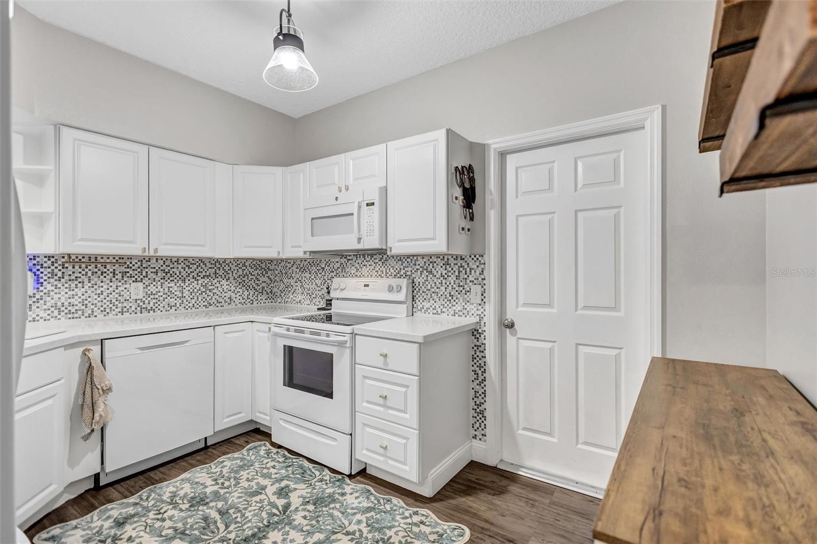 5520 FAIR OAKS STREET, #19A, Bradenton, FL 34203
